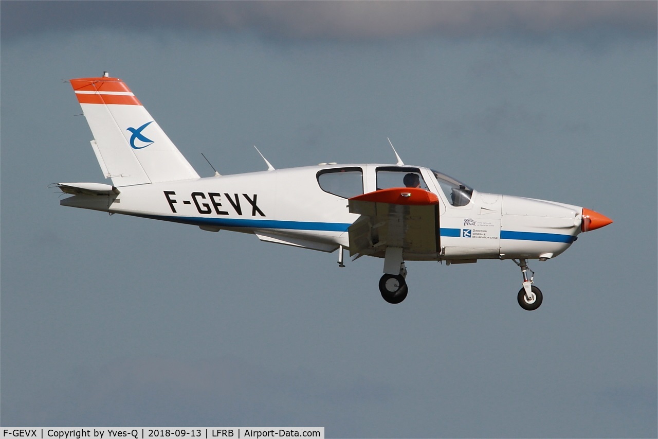 F-GEVX, Socata TB-20 C/N 802, Socata TB-20, On final rwy 07R, Brest-Bretagne airport (LFRB-BES)
