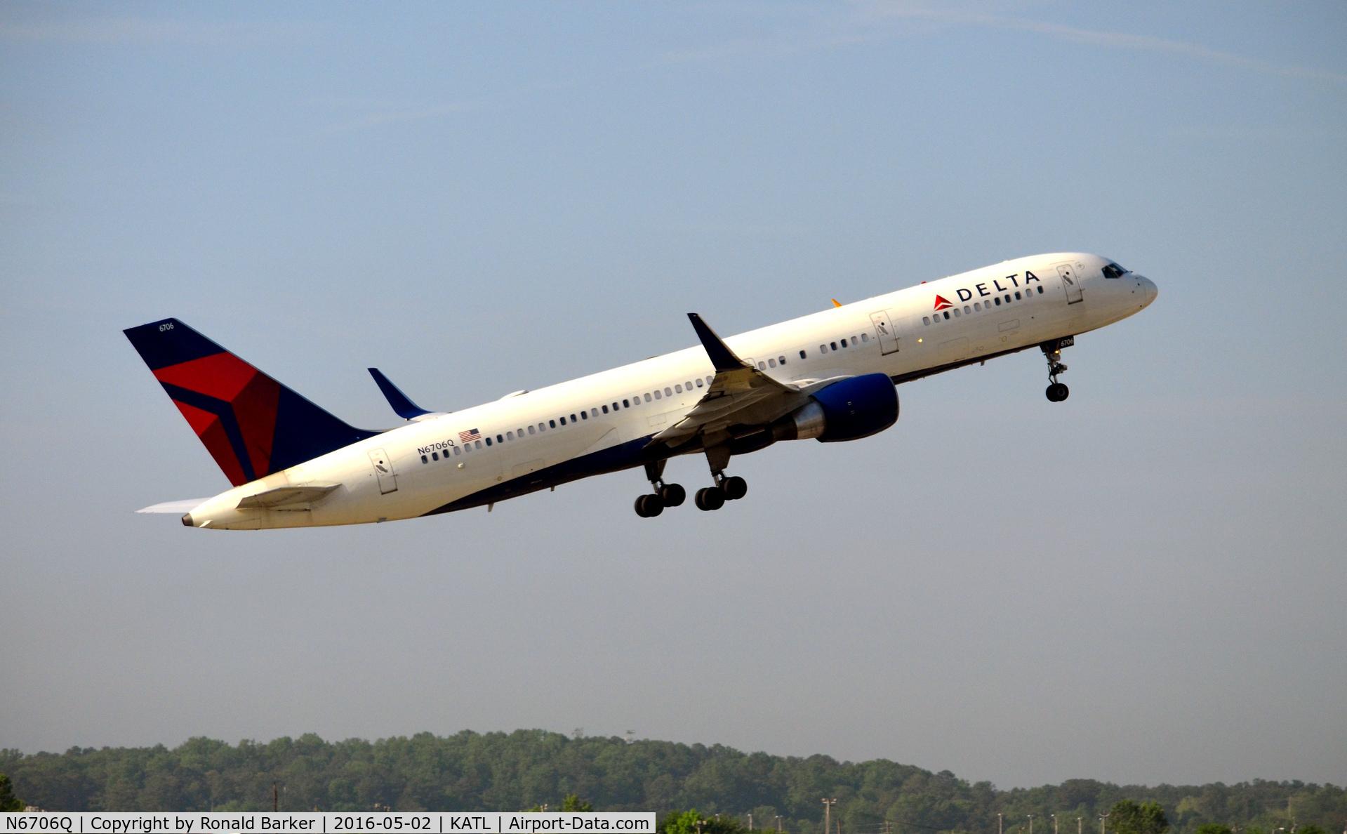 N6706Q, 2000 Boeing 757-232 C/N 30422, Takeoff Atlanta