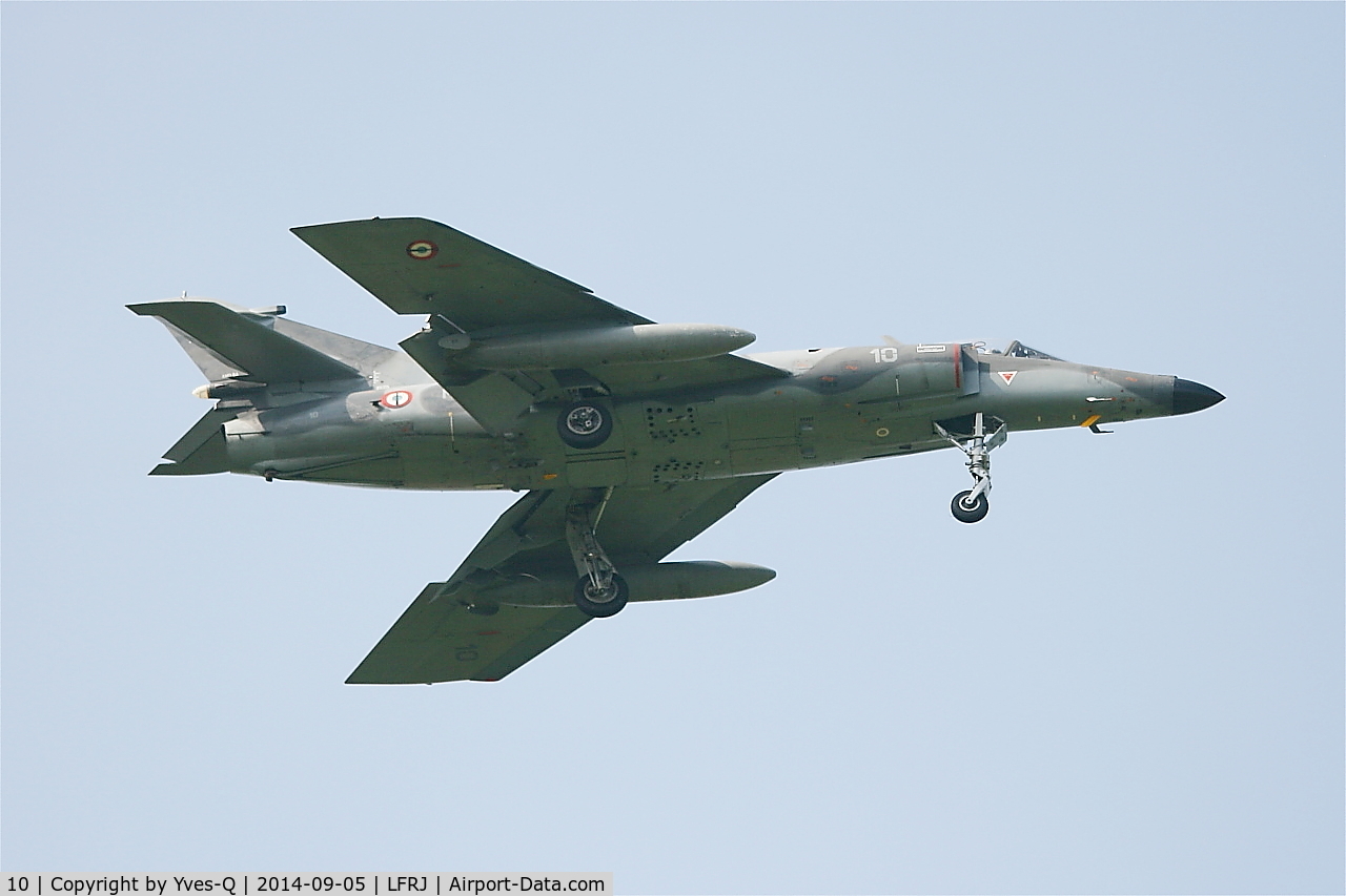 10, Dassault Super Etendard C/N 10, Dassault Super Etendard M (SEM), Short approach rwy 08, Landivisiau Naval Air Base (LFRJ)