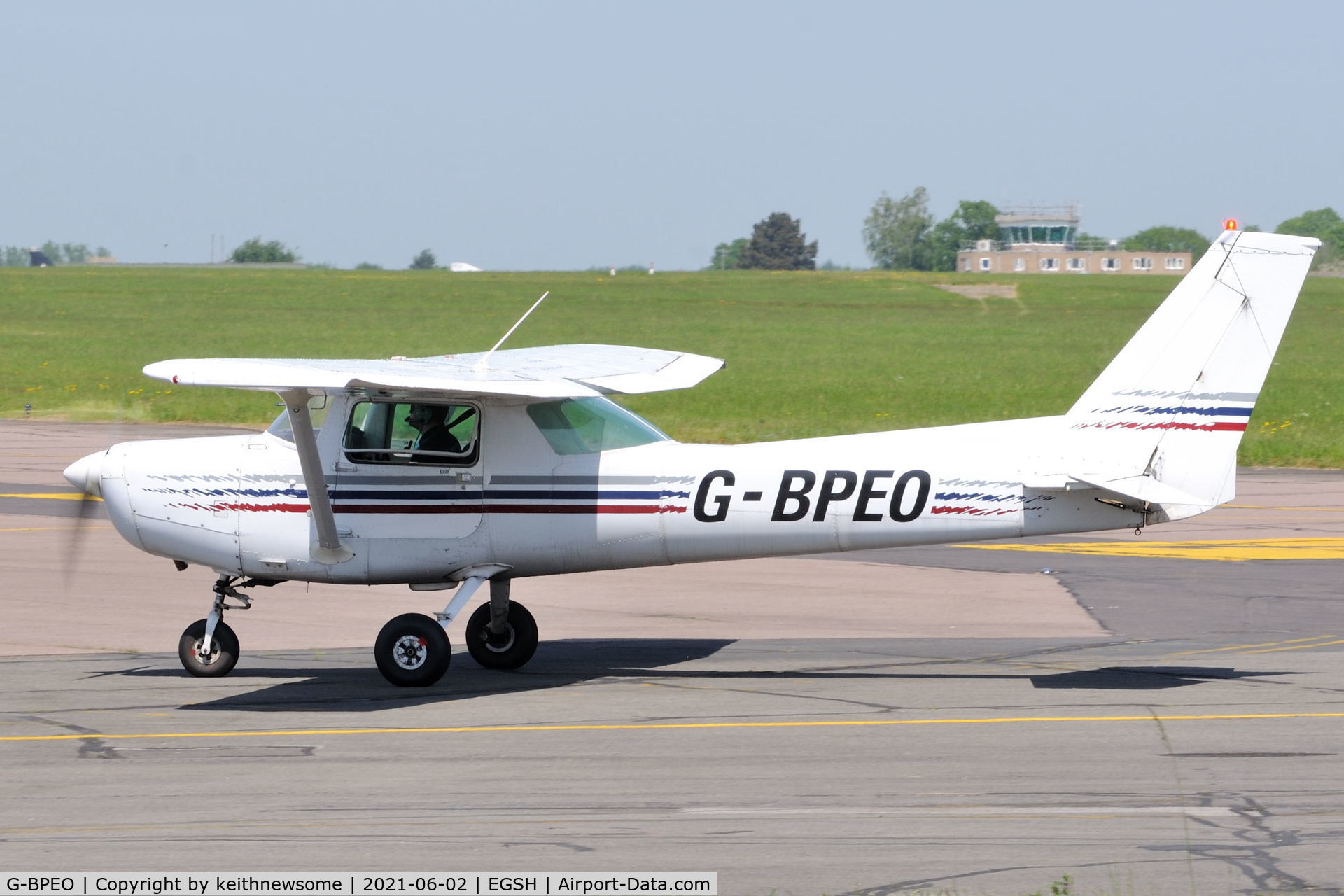G-BPEO, 1980 Cessna 152 C/N 152-83775, Arriving at Norwich.