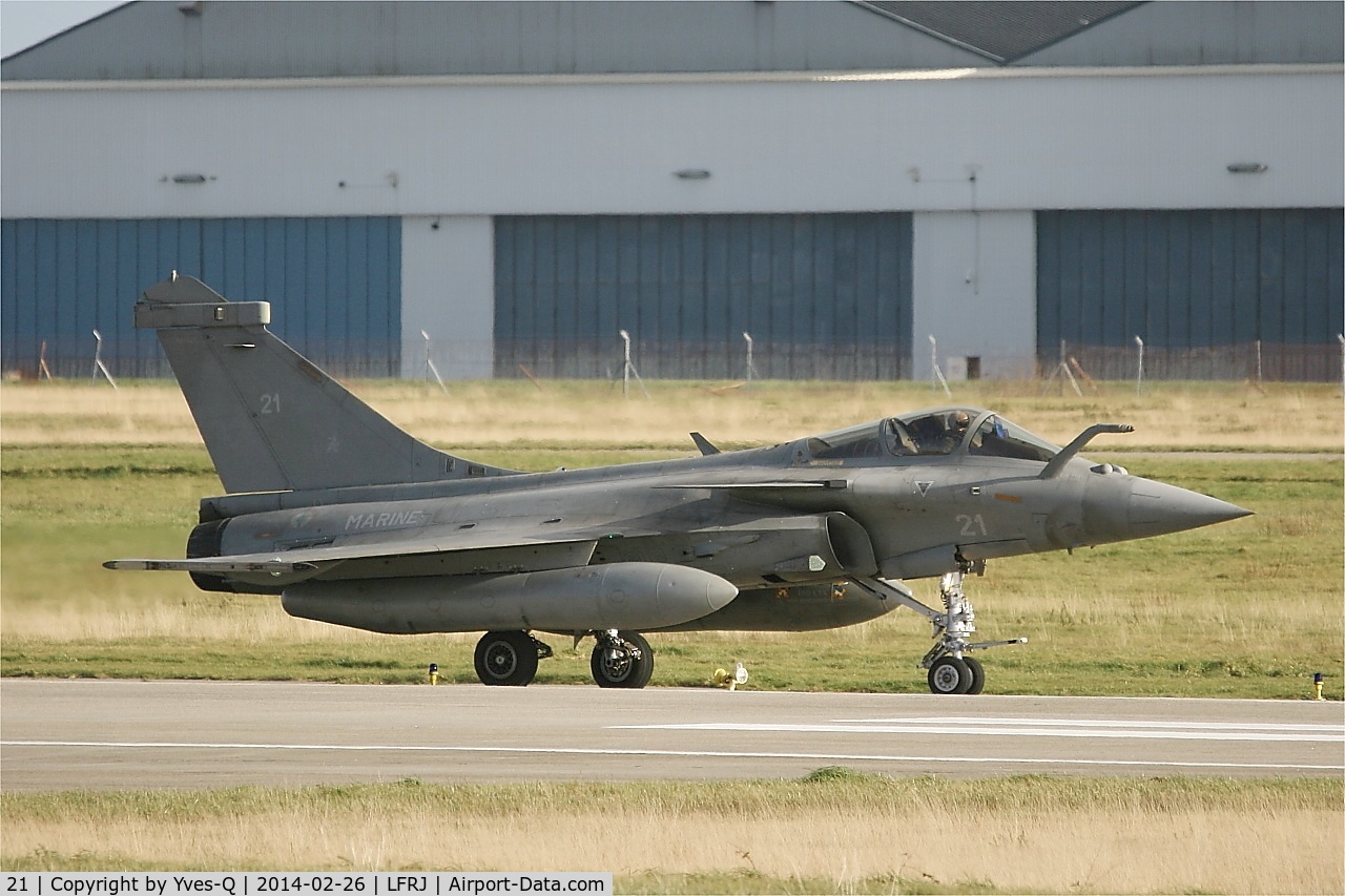 21, Dassault Rafale M C/N 21, Dassault Rafale M, Taxiing rwy 26, Landivisiau Naval Air Base (LFRJ)