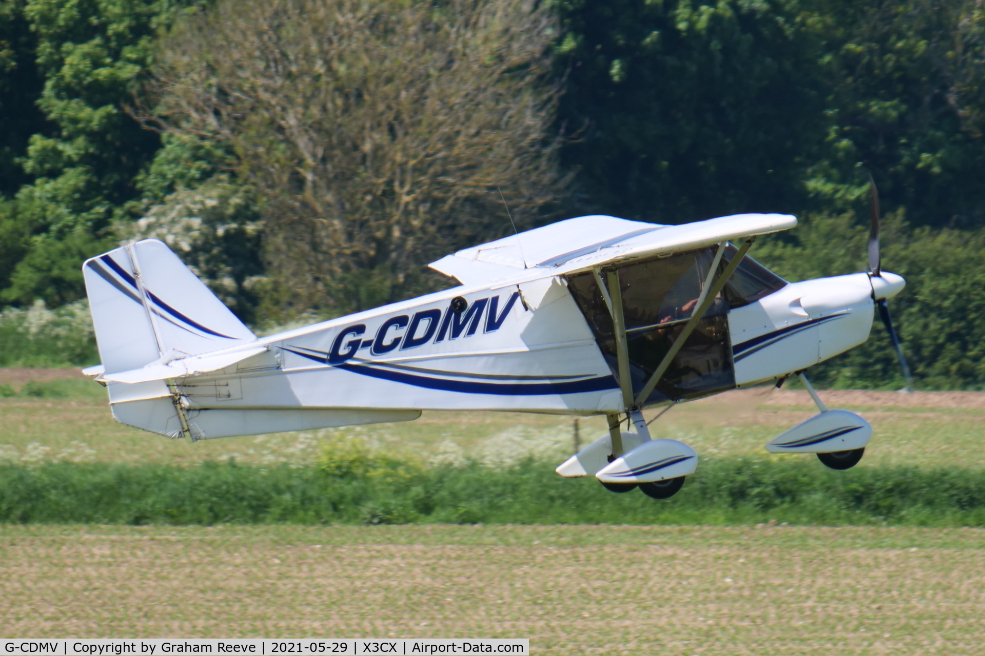 G-CDMV, 2005 Skyranger 912S(1) C/N BMAA/HB/455, Departing from Northrepps.