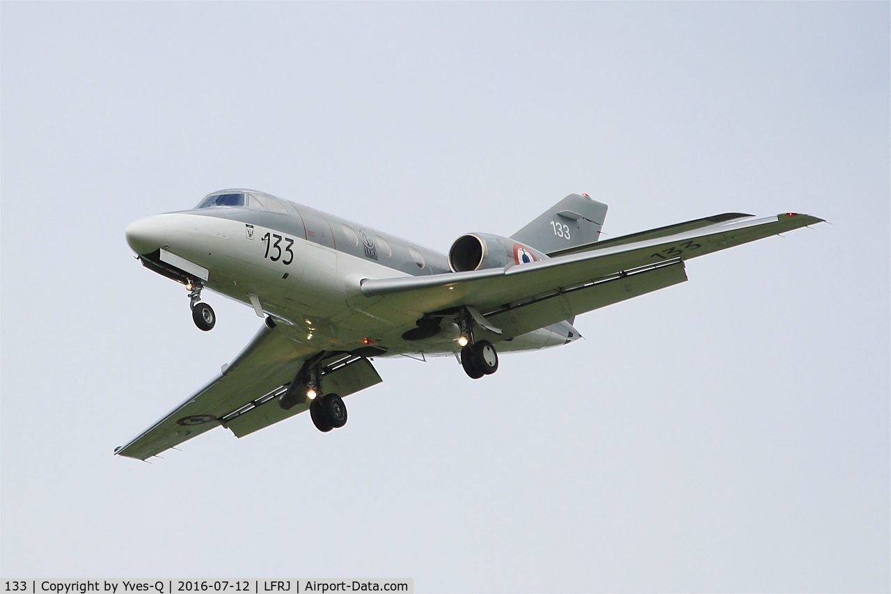 133, 1978 Dassault Falcon 10MER C/N 133, Dassault Falcon 10 MER, Short approach rwy 26, Landivisiau Naval Air Base (LFRJ)