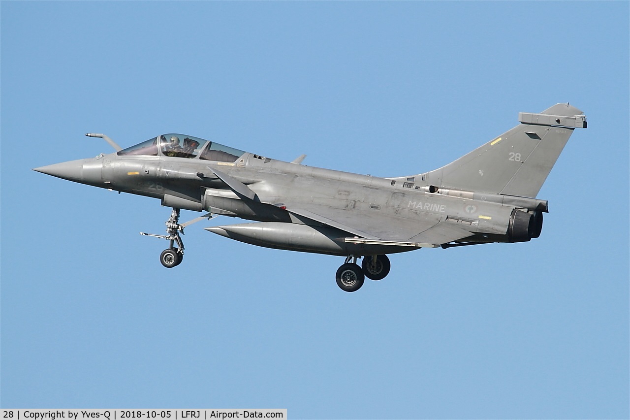 28, Dassault Rafale M C/N 28, Dassault Rafale M, Short approach rwy 26, Landivisiau Naval Air Base (LFRJ)