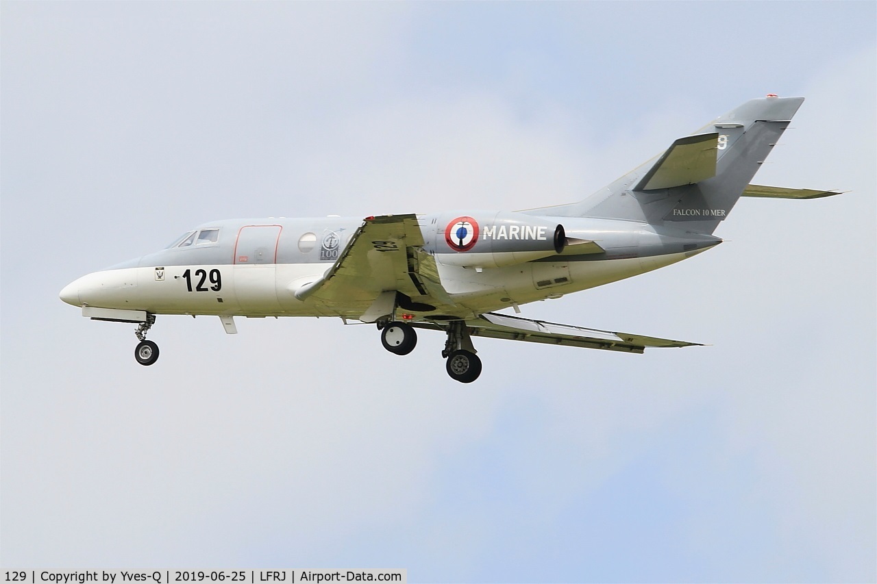 129, 1978 Dassault Falcon 10MER C/N 129, Dassault Falcon 10 MER, On final rwy 08, Landivisiau Naval Air Base (LFRJ)