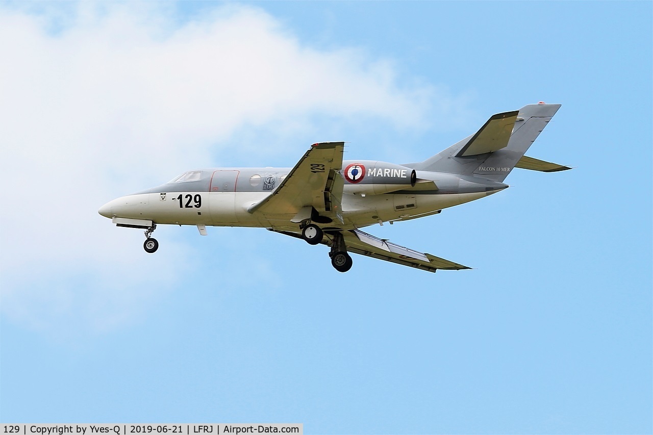 129, 1978 Dassault Falcon 10MER C/N 129, Dassault Falcon 10 MER, On final rwy 26, Landivisiau Naval Air Base (LFRJ)