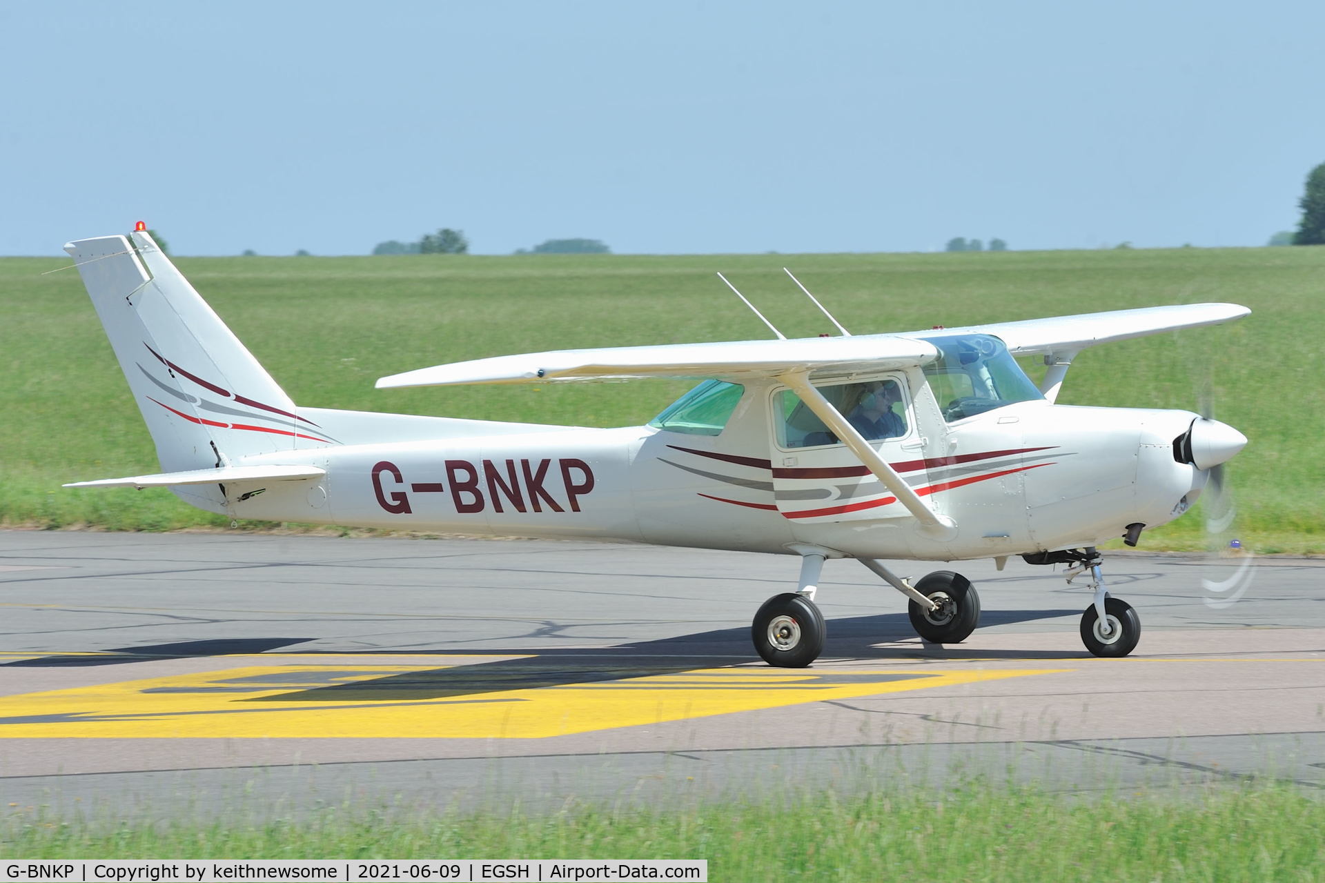 G-BNKP, 1978 Cessna 152 C/N 152-81286, Leaving Norwich for Clacton.