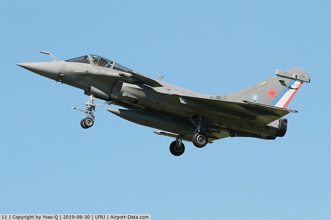 11, Dassault Rafale M C/N 11, Dassault Rafale M, Short approach rwy 26, Landivisiau Naval Air Base (LFRJ)