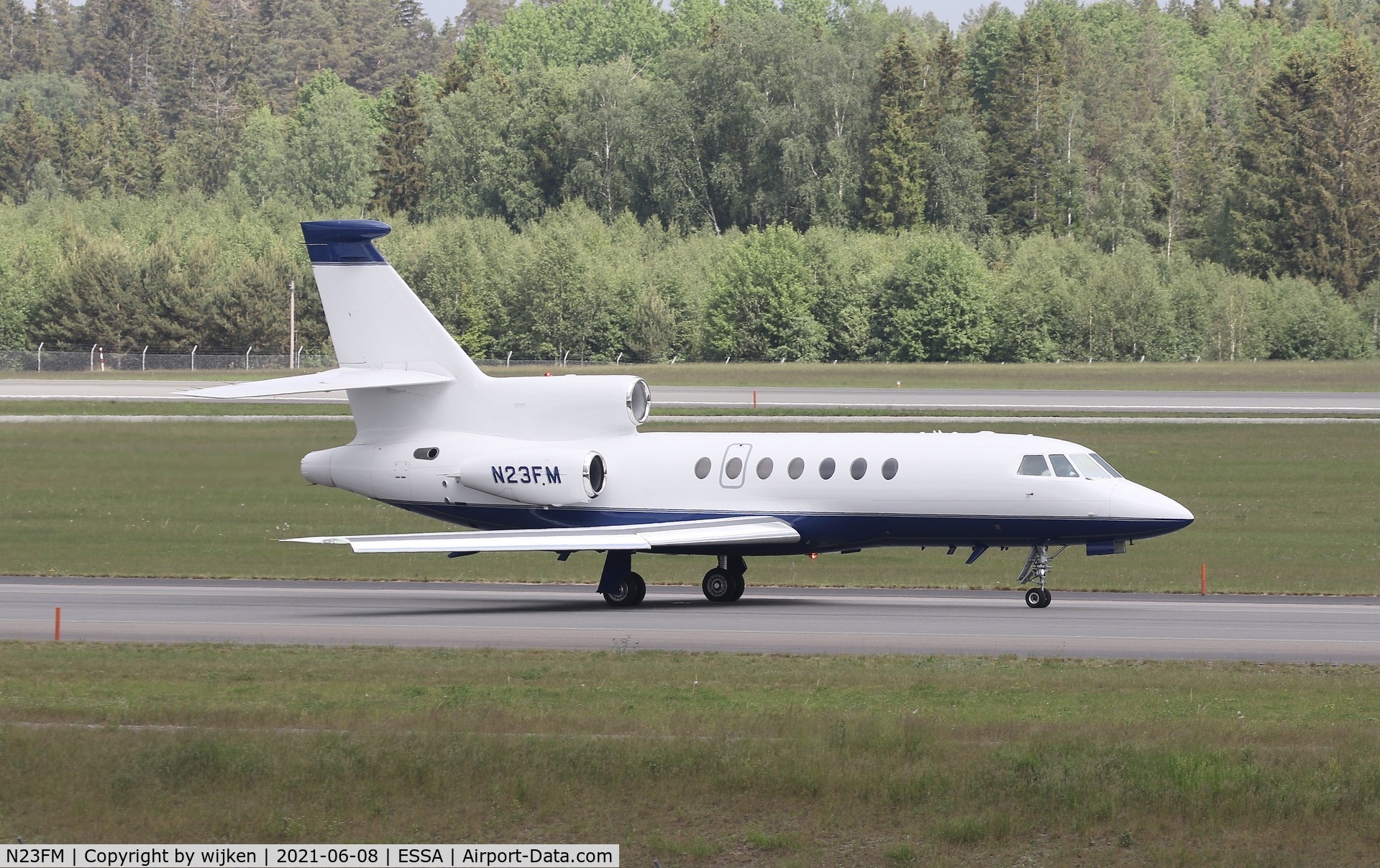 N23FM, 2000 Dassault Mystere Falcon 50 C/N 296, Taxiway W