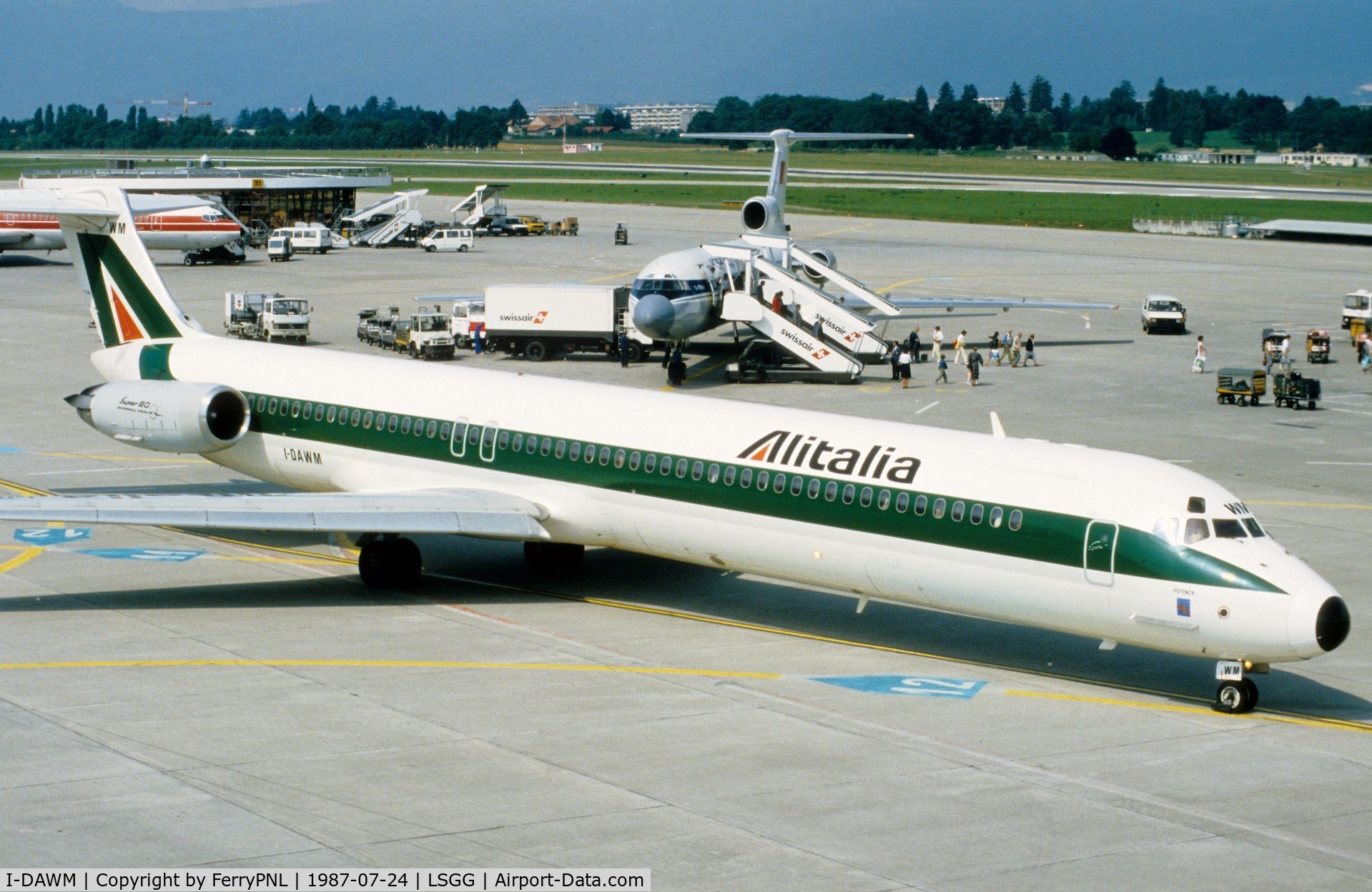I-DAWM, 1985 McDonnell Douglas MD-82 (DC-9-82) C/N 49205/1184, Alitaliia MD82 taxiing for departure