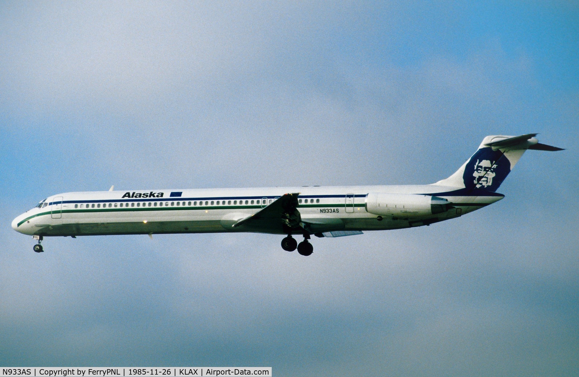 N933AS, 1985 McDonnell Douglas MD-82 (DC-9-82) C/N 49234, Alaska MD82 on short finals