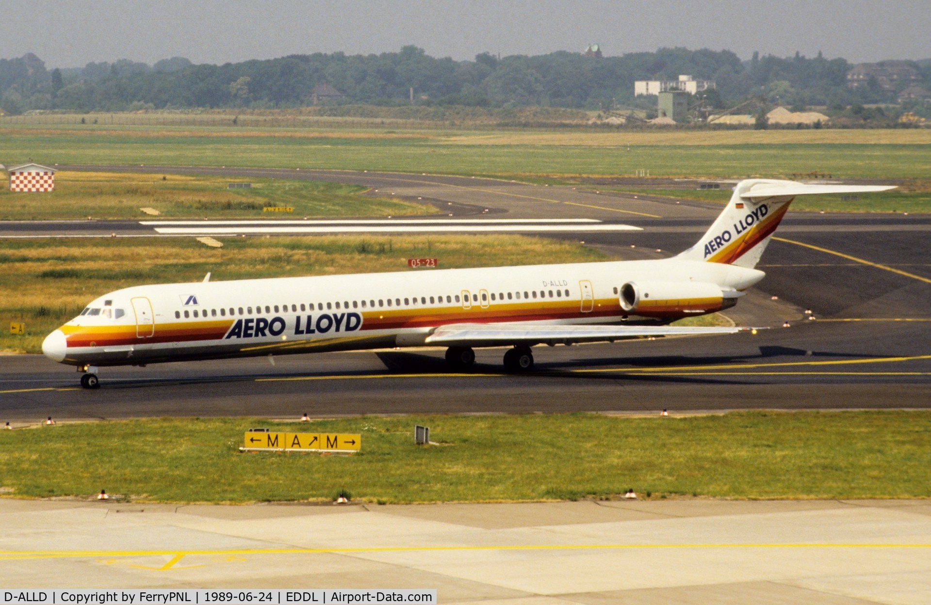 D-ALLD, 1986 McDonnell Douglas MD-83 (DC-9-83) C/N 49402, Aerolloyd MD83 just after arrival