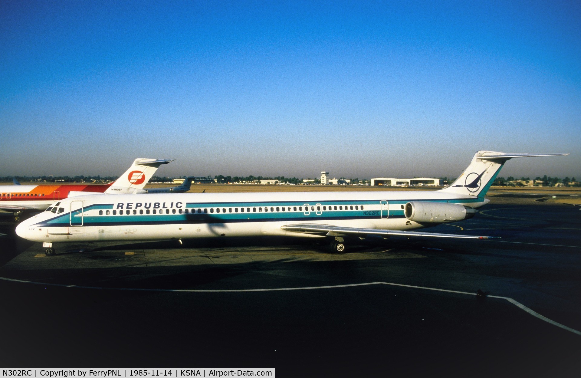 N302RC, 1981 McDonnell Douglas MD-82 (DC-9-82) C/N 48055, Republic MD82