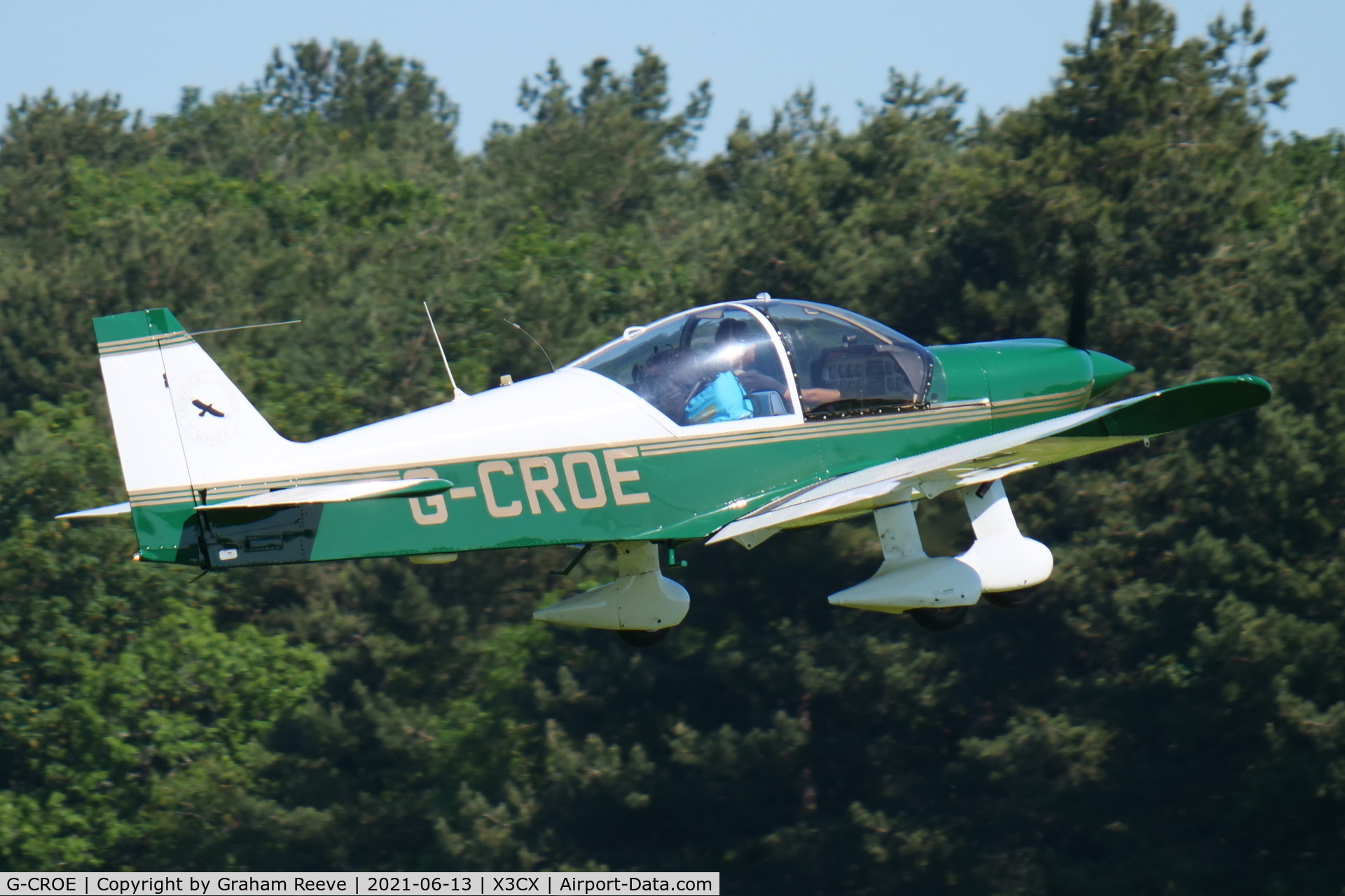 G-CROE, 1994 Robin HR-200-120B C/N 282, Departing from Northrepps.