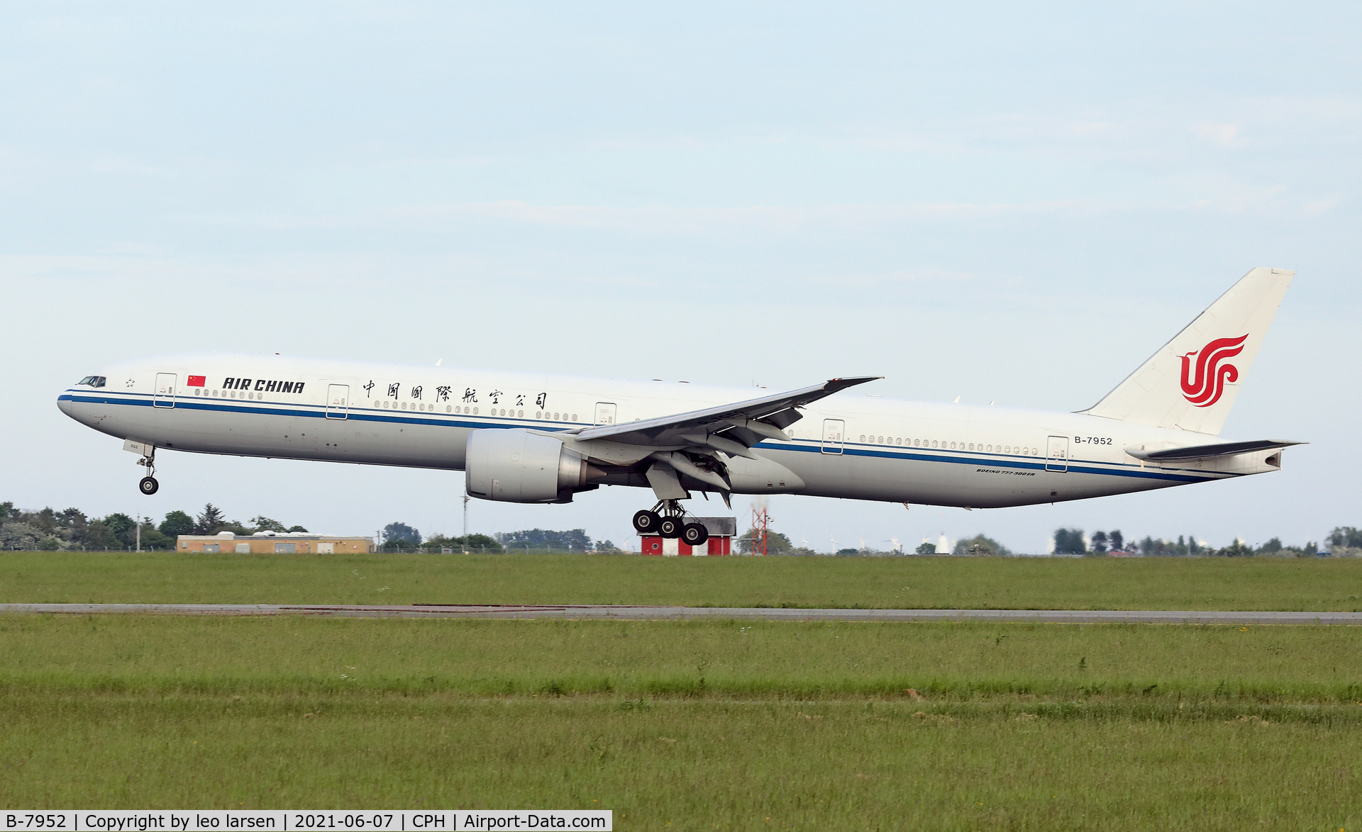 B-7952, 2016 Boeing 777-39L/ER C/N 63352, Copenhagen 7.6.2021