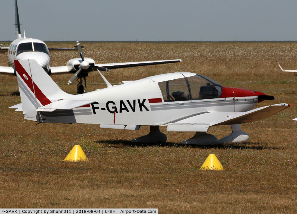 F-GAVK, Robin DR-400-140B Major C/N 1270, Parked in the grass...