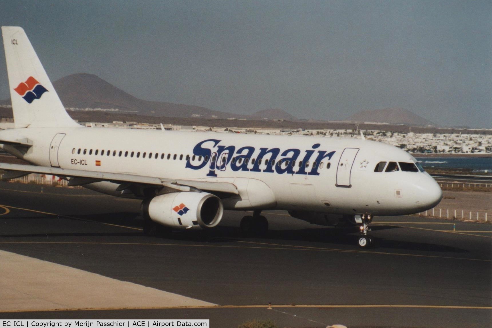EC-ICL, 2001 Airbus A320-232 C/N 1682, bought photo