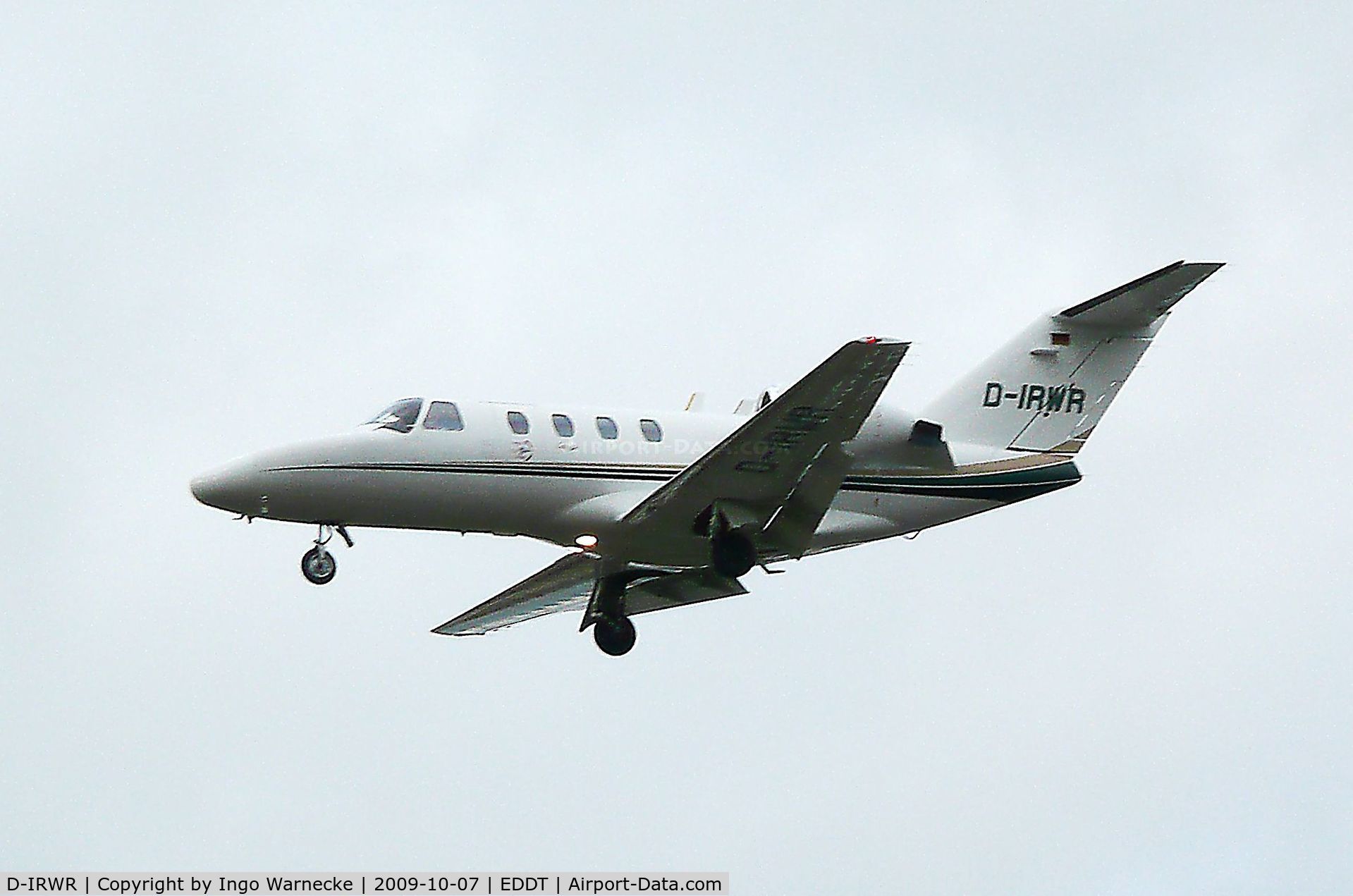 D-IRWR, 1996 Cessna 525 CitationJet CJ1 C/N 525-0118, Cessna 525 CitationJet CJ1 on final approach into Tegel airport