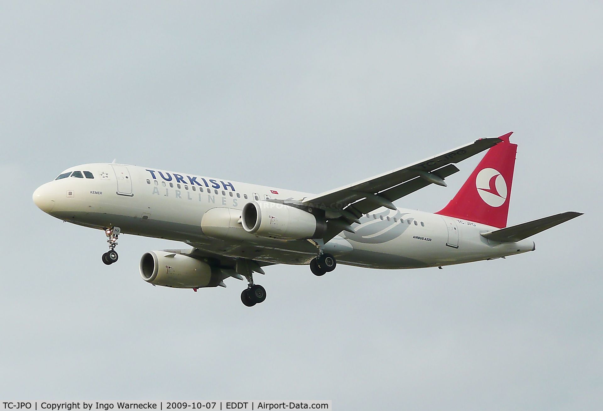 TC-JPO, 2008 Airbus A320-232 C/N 3567, Airbus A320-232 of THY Turkish Airlines on final approach into Tegel airport