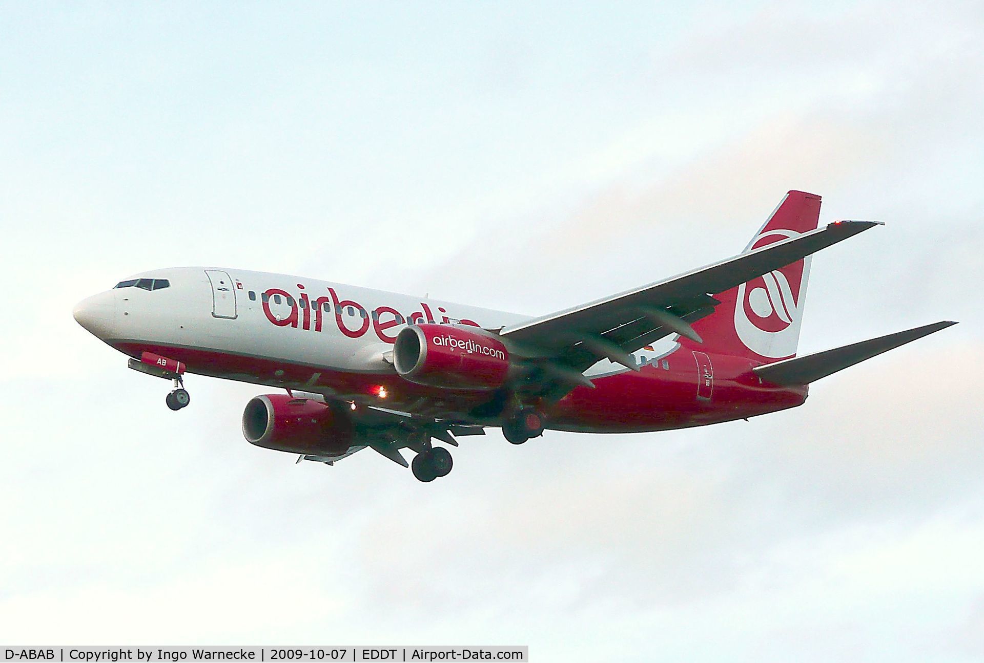 D-ABAB, 2001 Boeing 737-76Q C/N 30277, Boeing 737-76Q of airberlin on final approach into Tegel airport