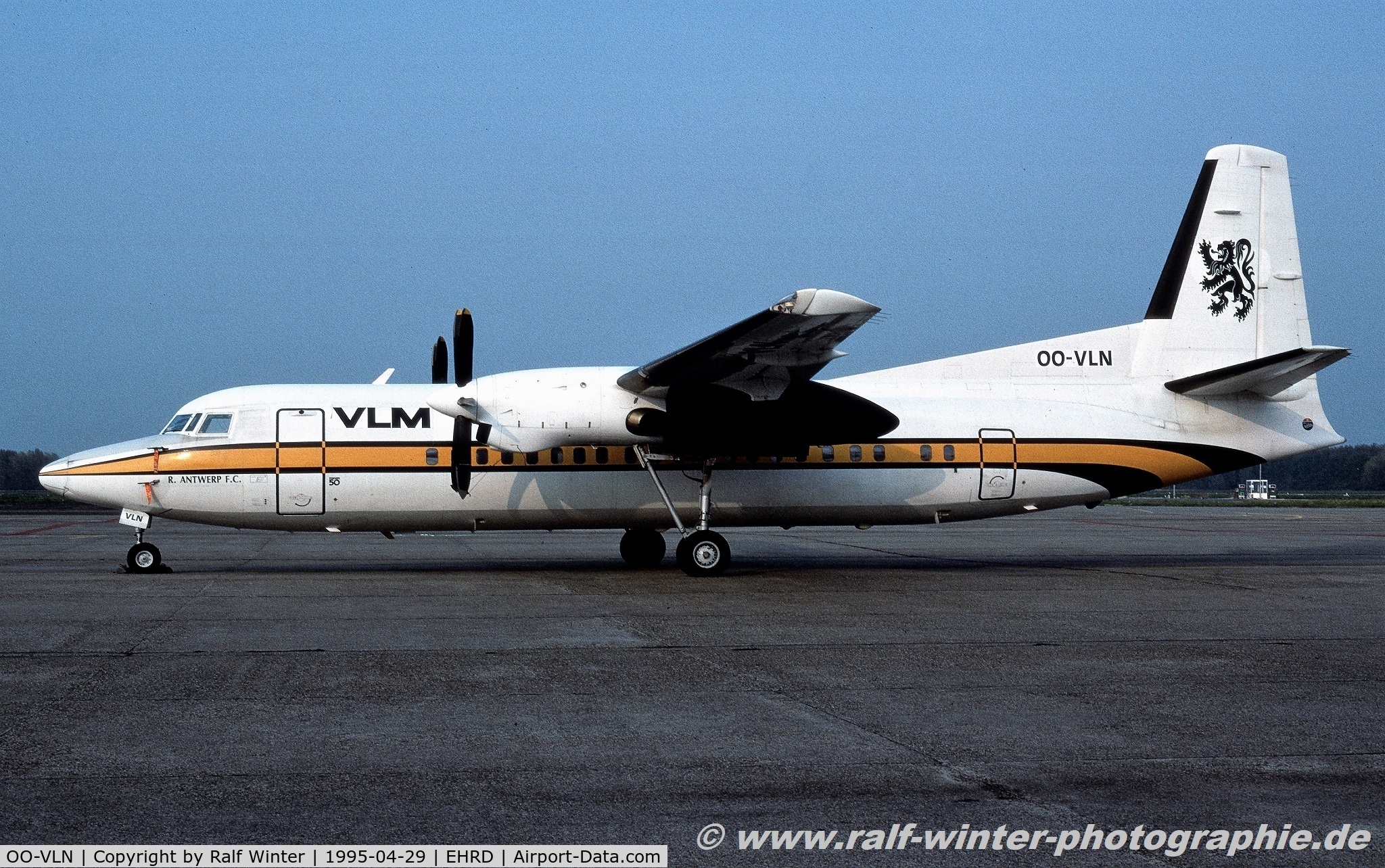OO-VLN, 1989 Fokker 50 C/N 20145, Fokker 50 F27 Mark 050 - VG VLM VLM Airlines 'R. Antwerp F.C.' - 20145 - OO-VLN - 29.04.1995 - EHRD
