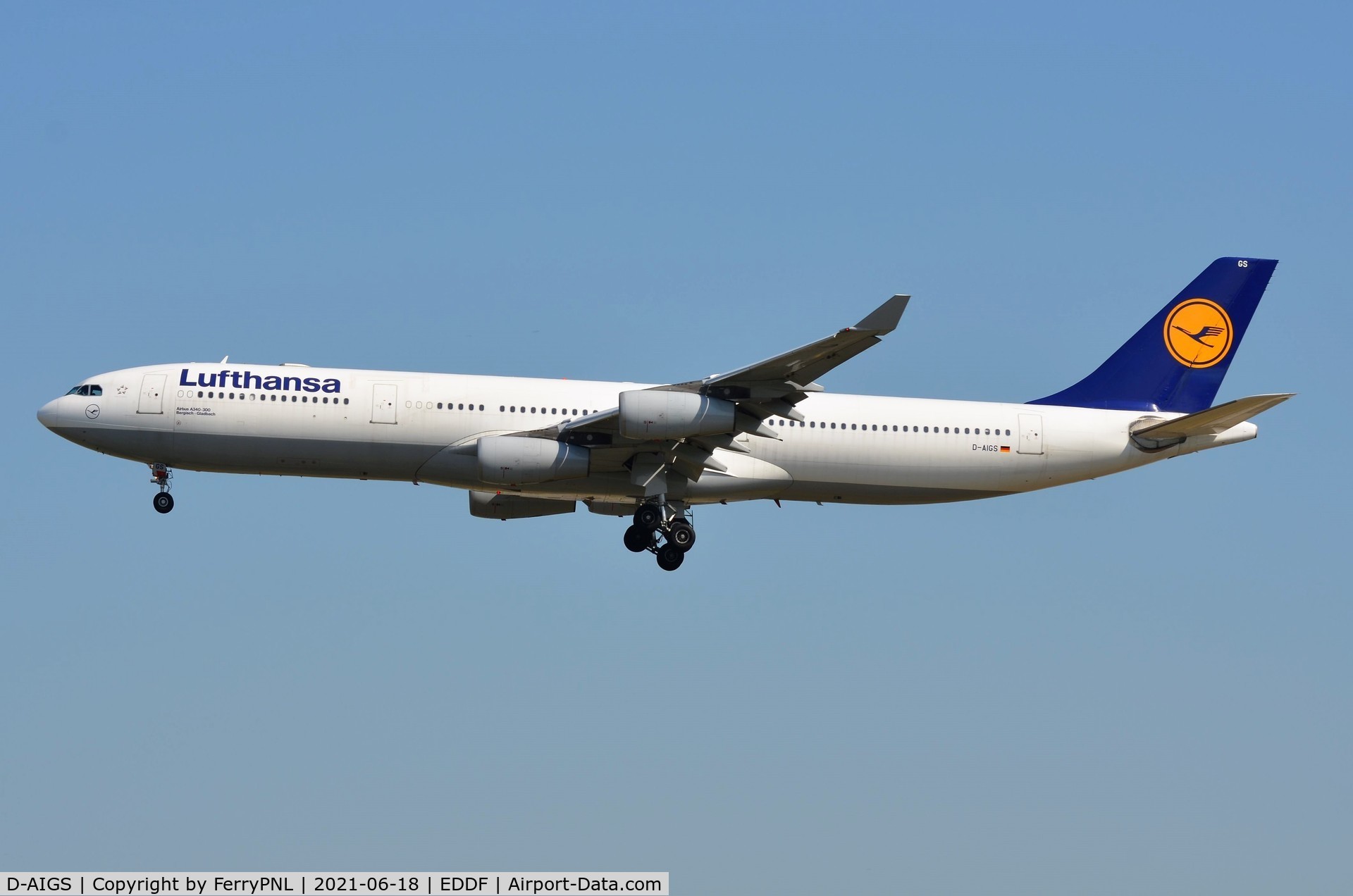 D-AIGS, 1999 Airbus A340-313 C/N 297, Lufthansa A343 landing