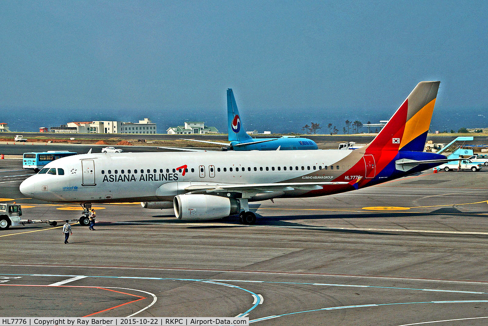 HL7776, 2008 Airbus A320-232 C/N 3641, HL7776   Airbus A320-232 [3641] (Asiana Airlines) Jeju Int'l~HL 22/10/2015
