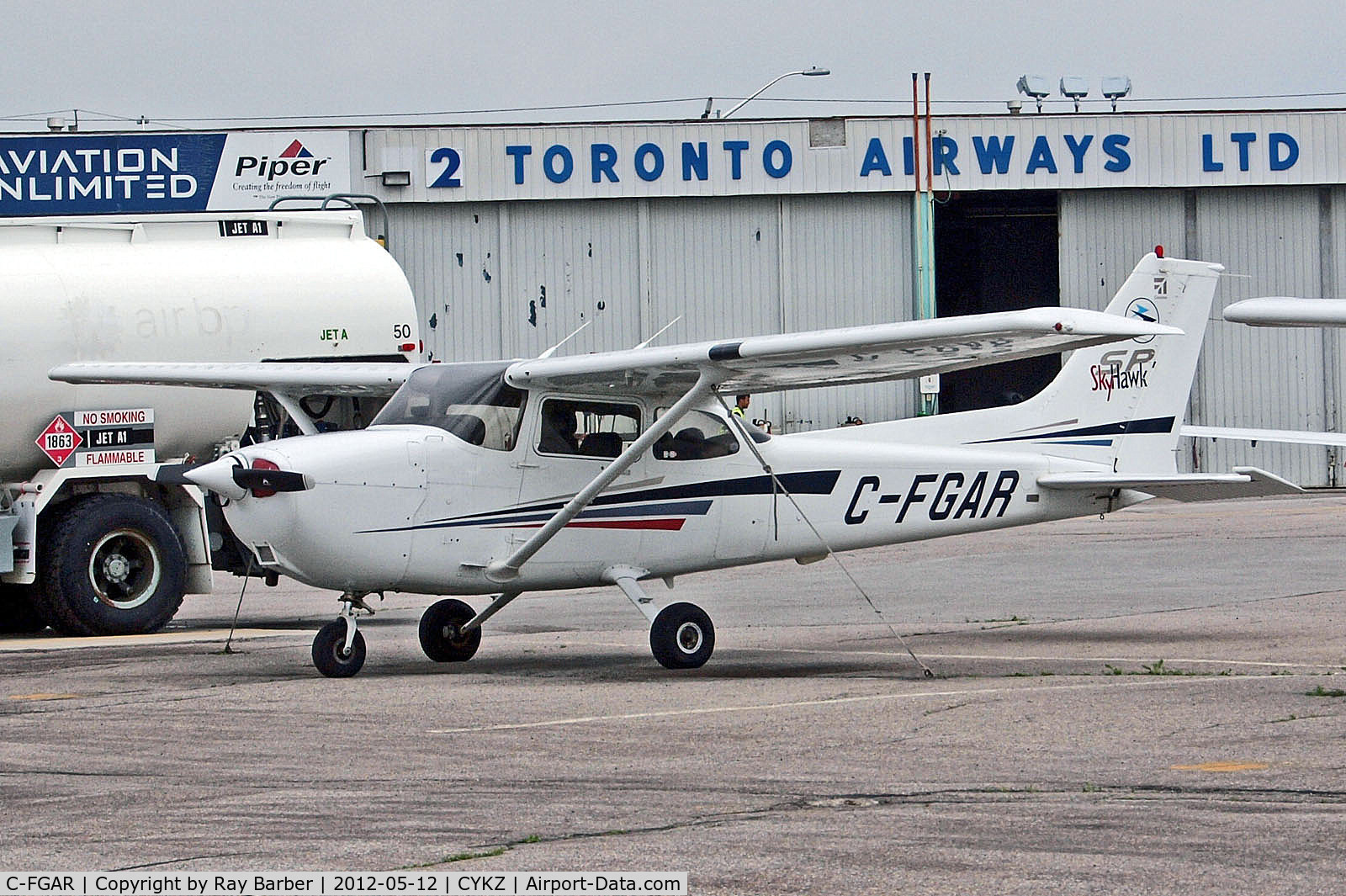 C-FGAR, 2001 Cessna 172S Skyhawk SP C/N 172S8888, C-FGAR   Cessna 172S Skyhawk [172S-8888] Toronto-Buttonville~C 12/06/2012