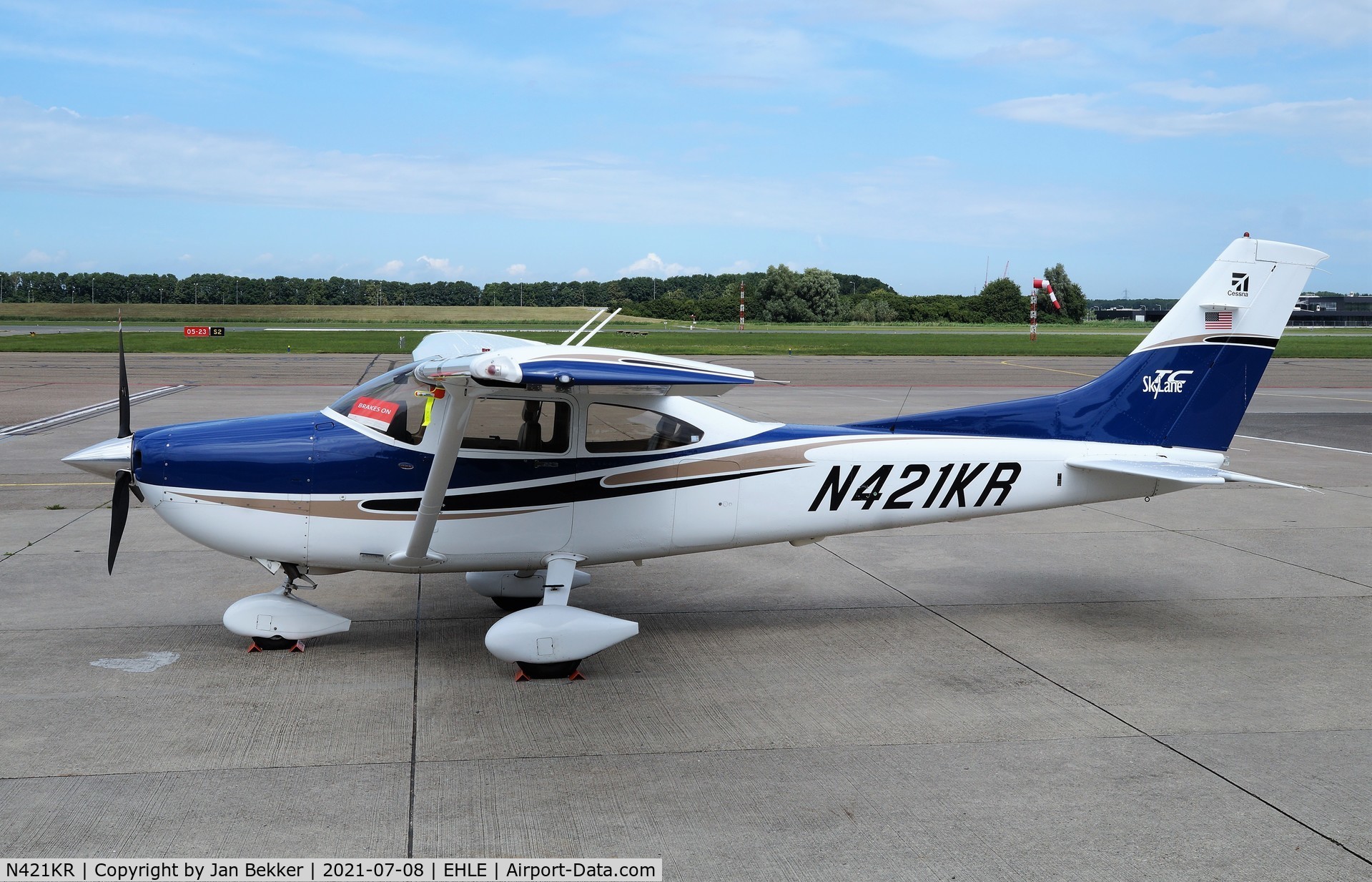 N421KR, 2004 Cessna T182T Turbo Skylane C/N T18208308, Lelystad Airport