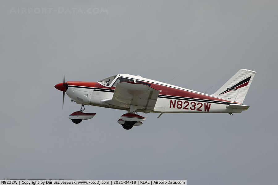 N8232W, 1965 Piper PA-28-180 C/N 28-2371, Piper PA-28-180 Cherokee  C/N 28-2371, N8232W