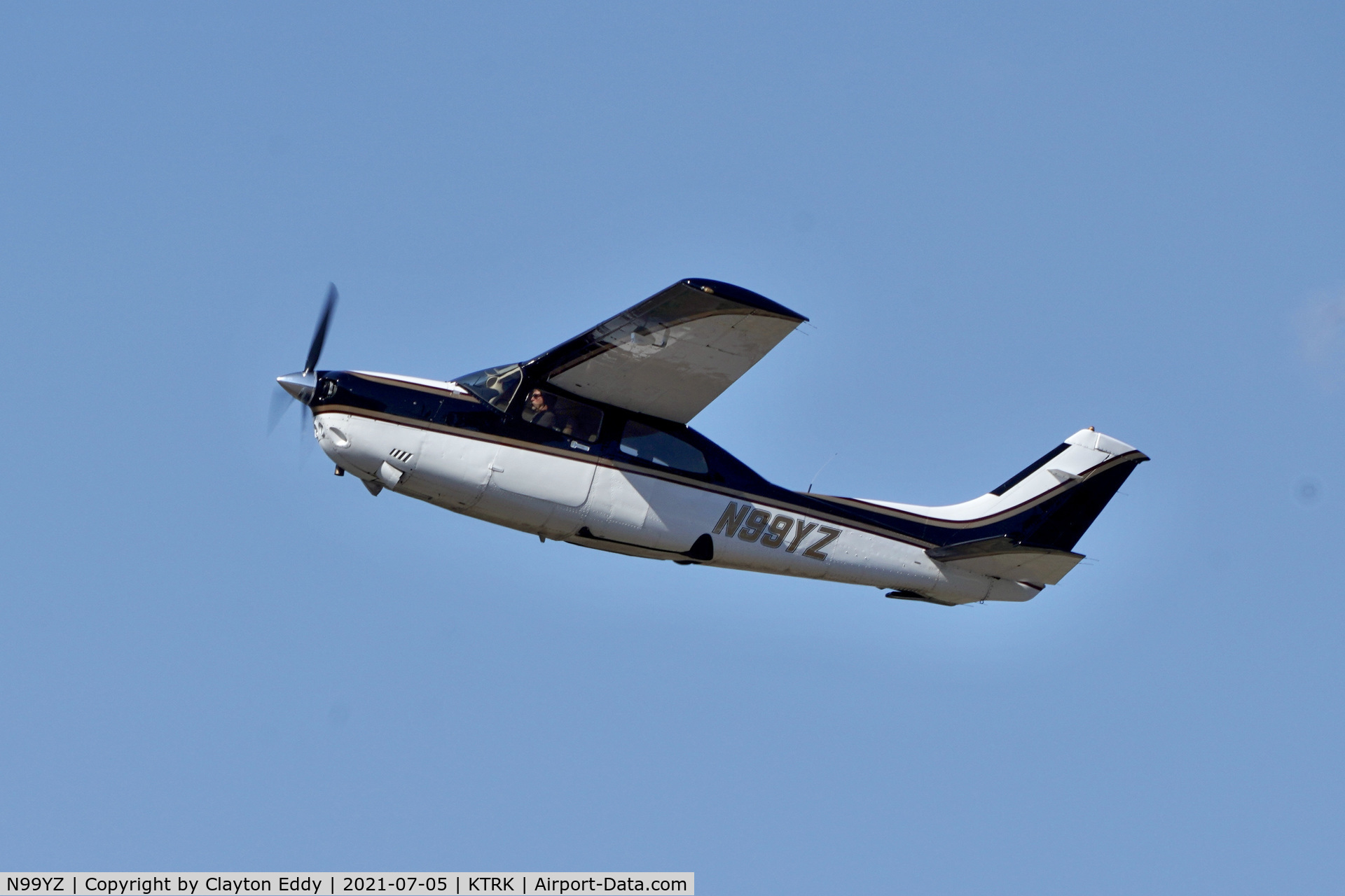 N99YZ, 1981 Cessna T210N Turbo Centurion C/N 21064608, Truckee airport California 2021.