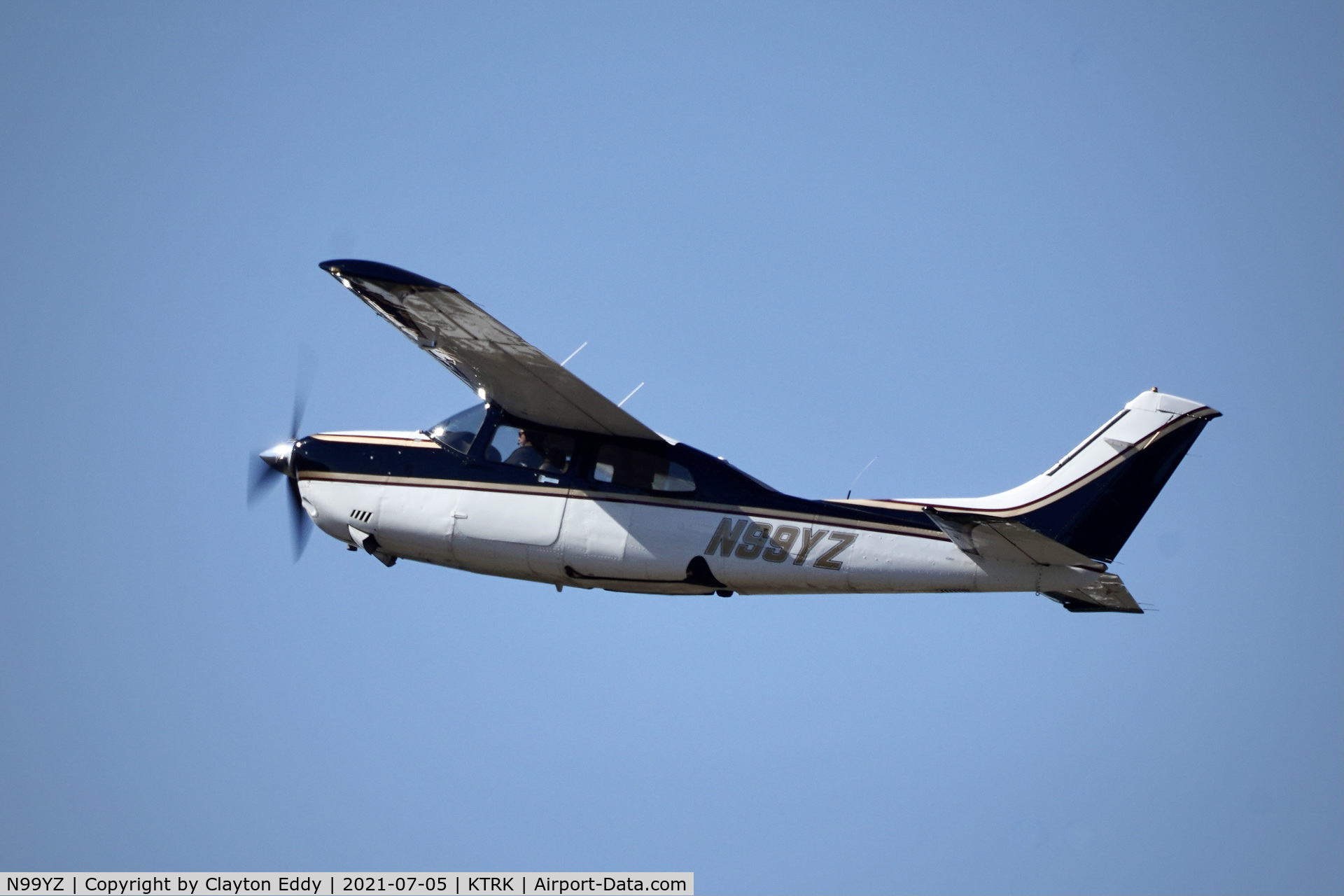 N99YZ, 1981 Cessna T210N Turbo Centurion C/N 21064608, Truckee airport California 2021.