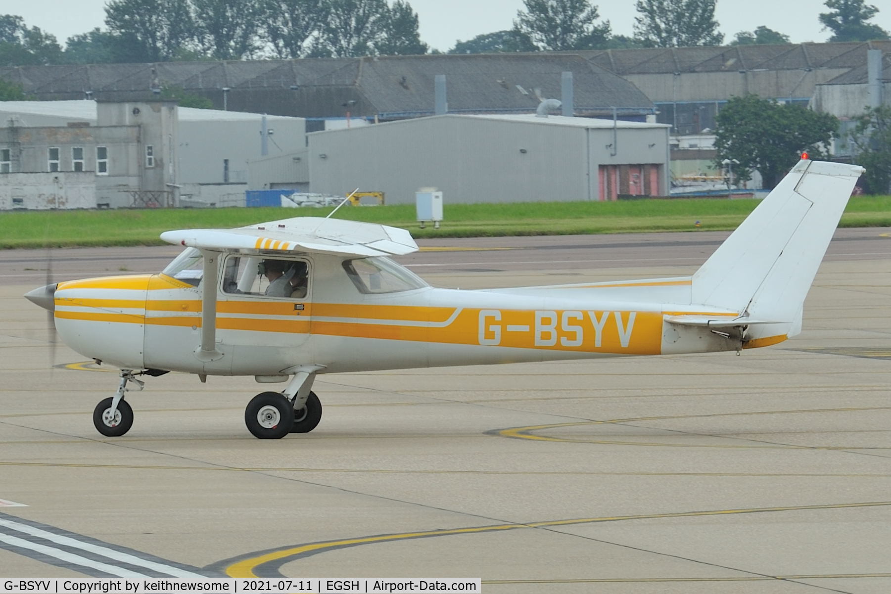 G-BSYV, 1976 Cessna 150M C/N 150-78371, Leaving Norwich for Sandtoft.
