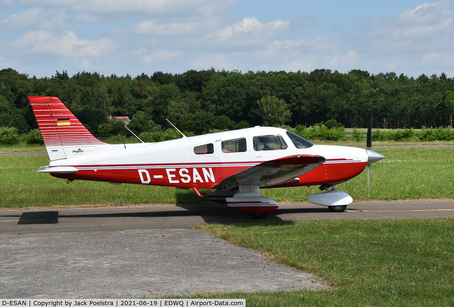 D-ESAN, Piper PA-28-181-Archer III C/N 28 43028, At Ganderkesee-Atlas airport Germany