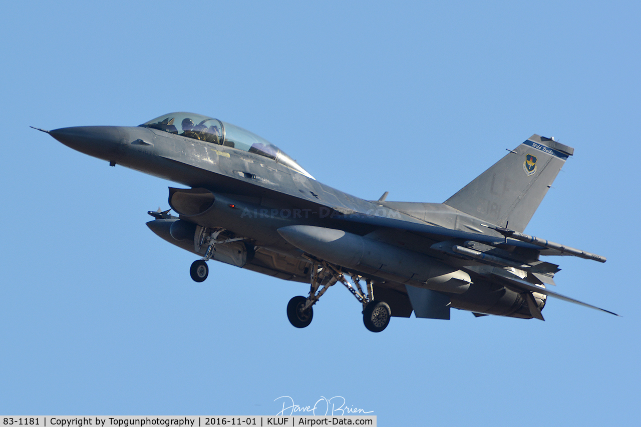 83-1181, 1983 General Dynamics F-16D Fighting Falcon C/N 5D-8, VIPER21 coming in to land