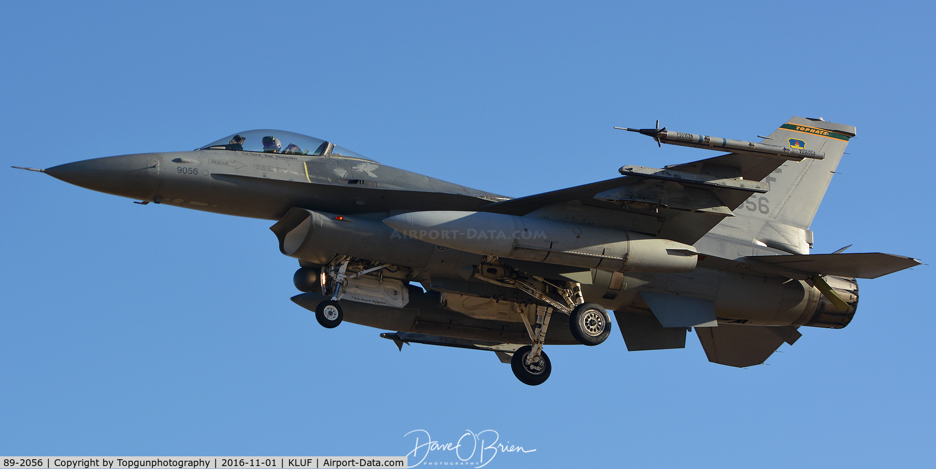 89-2056, 1989 General Dynamics F-16CG Night Falcon C/N 1C-209, coming around again after a missed approach