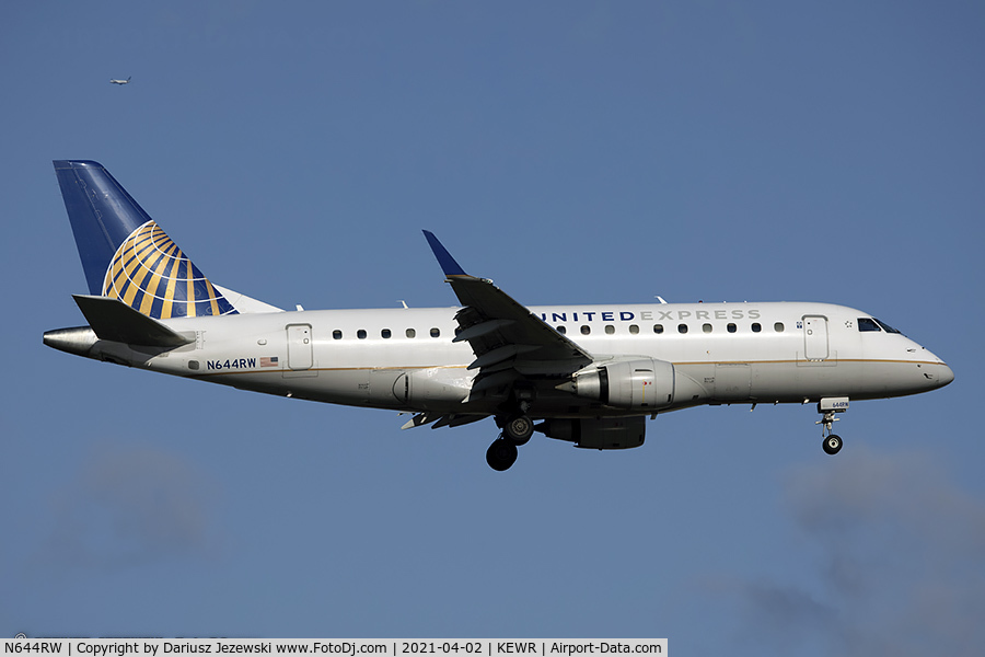 N644RW, 2004 Embraer 170SE (ERJ-170-100SE) C/N 17000061, Embraer ERJ-170-100SE- United Express (Shuttle America)  C/N 17000061, N644RW