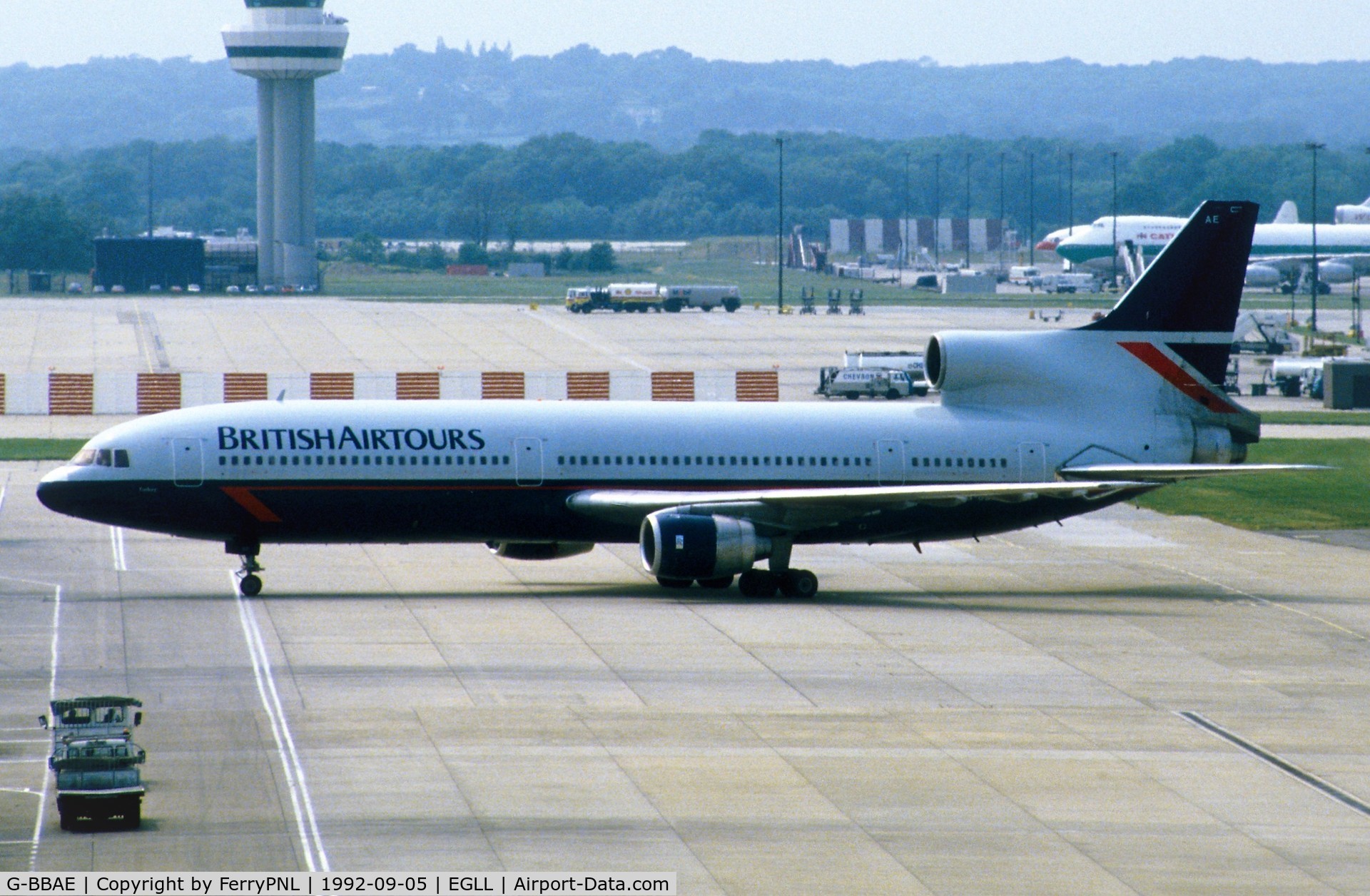 G-BBAE, 1974 Lockheed L-1011-385-1 TriStar 1 C/N 193E-1083, British Airtours L1011 arriving at its gate