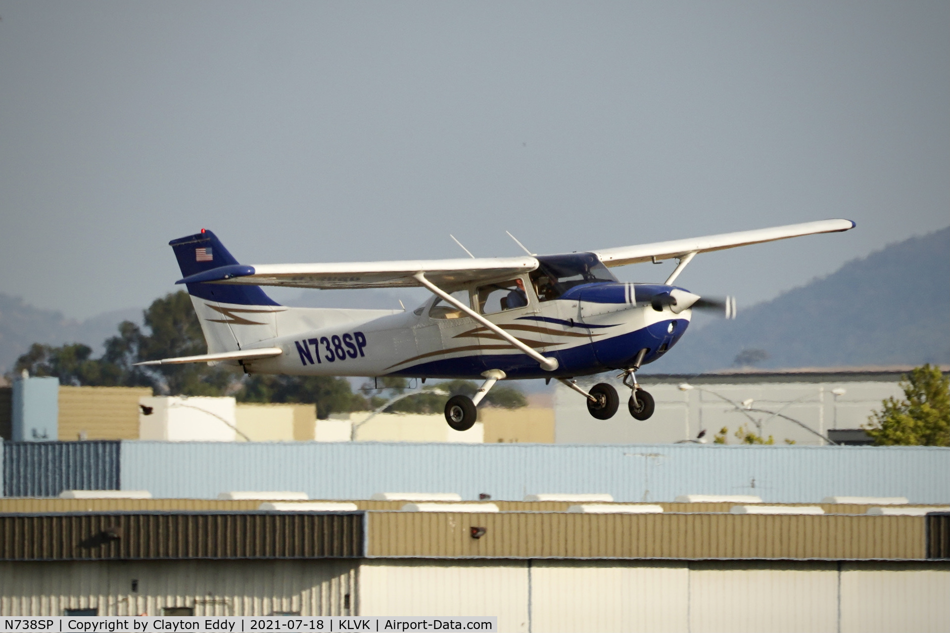 N738SP, 1977 Cessna 172N C/N 17270203, Livermore Airport California 2021.