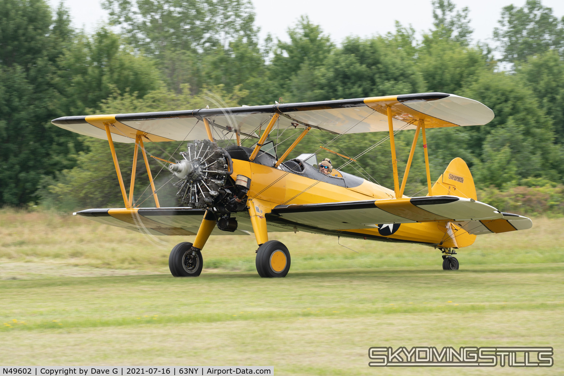 N49602, 1942 Boeing A75N1(PT17) C/N 75-2966, Taxiing in at Shear Airport, NY.