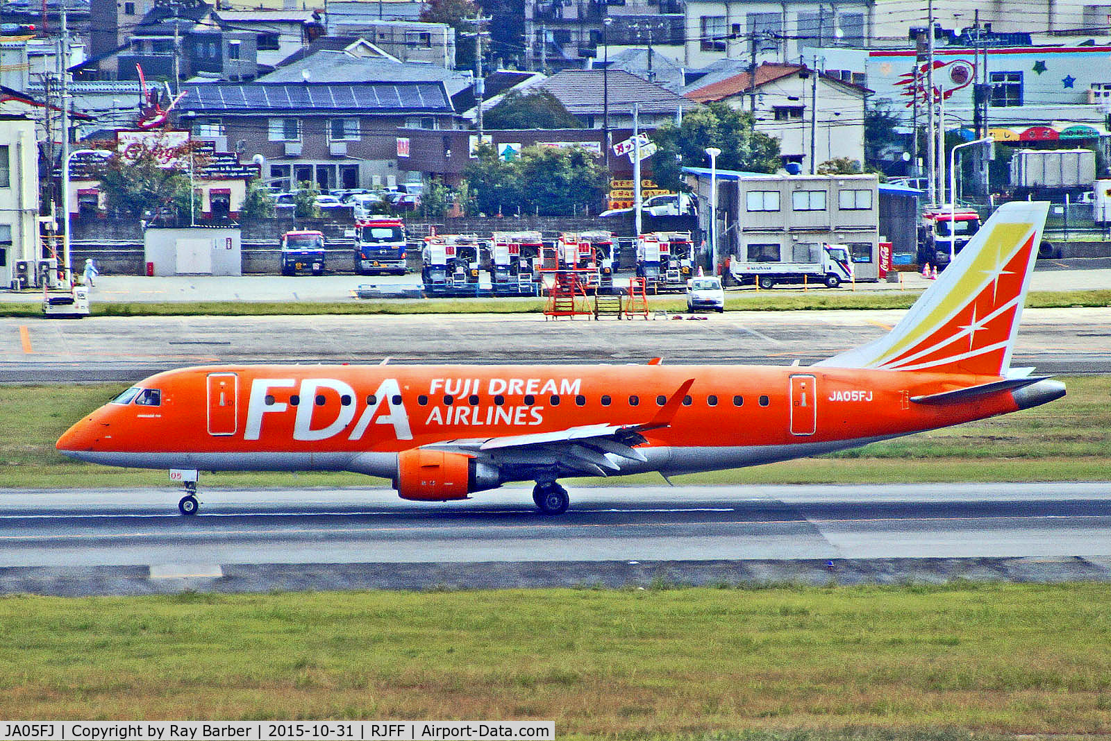 JA05FJ, 2010 Embraer 175STD (ERJ-170-200STD) C/N 17000317, JA05FJ   Embraer ERJ-175-200LR [17000317] (Fuji Dream Airlines) Fukuoka~JA 31/10/2015