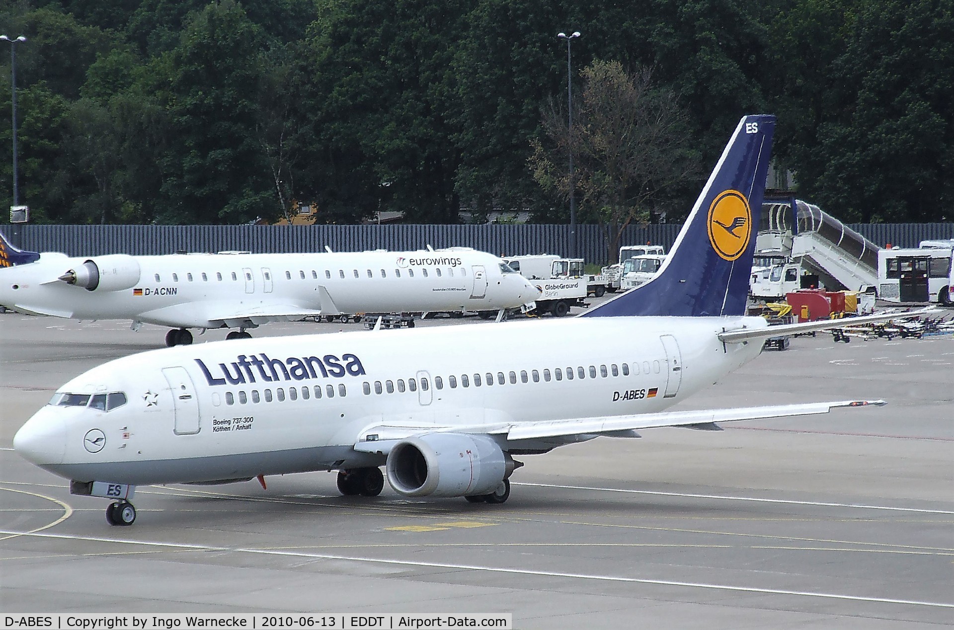 D-ABES, 1992 Boeing 737-330 C/N 26432, Boeing 737-330 of Lufthansa at Berlin/Tegel airport