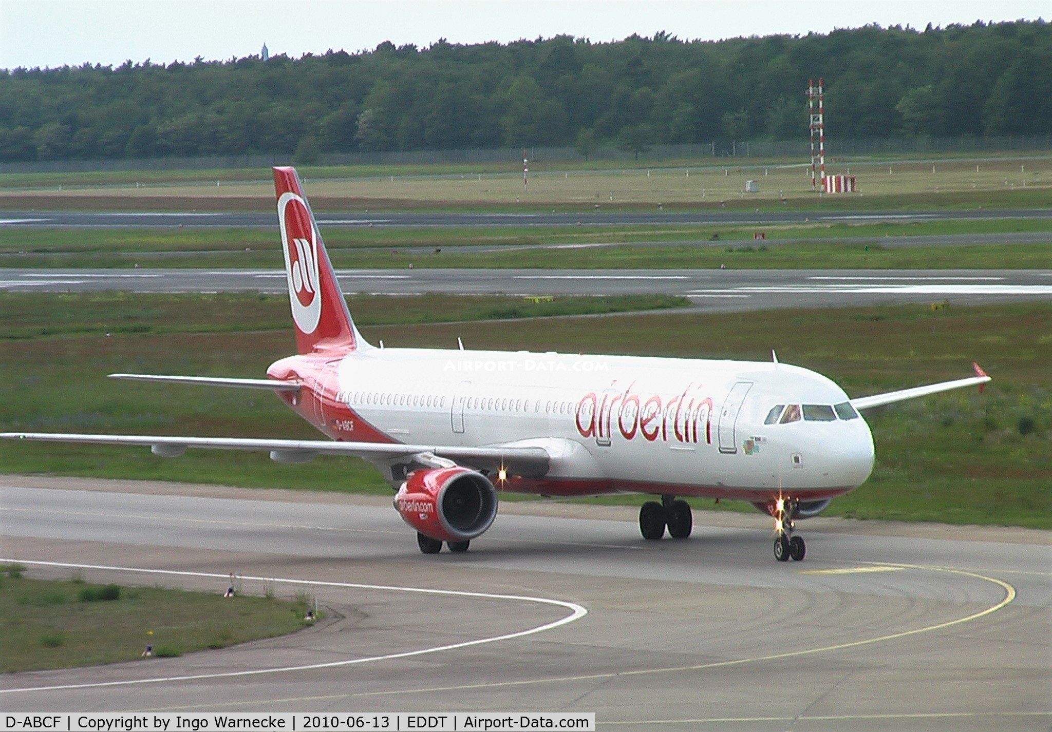 D-ABCF, 2003 Airbus A321-211 C/N 1966, Airbus A321-211 of airberlin at Berlin/Tegel airport