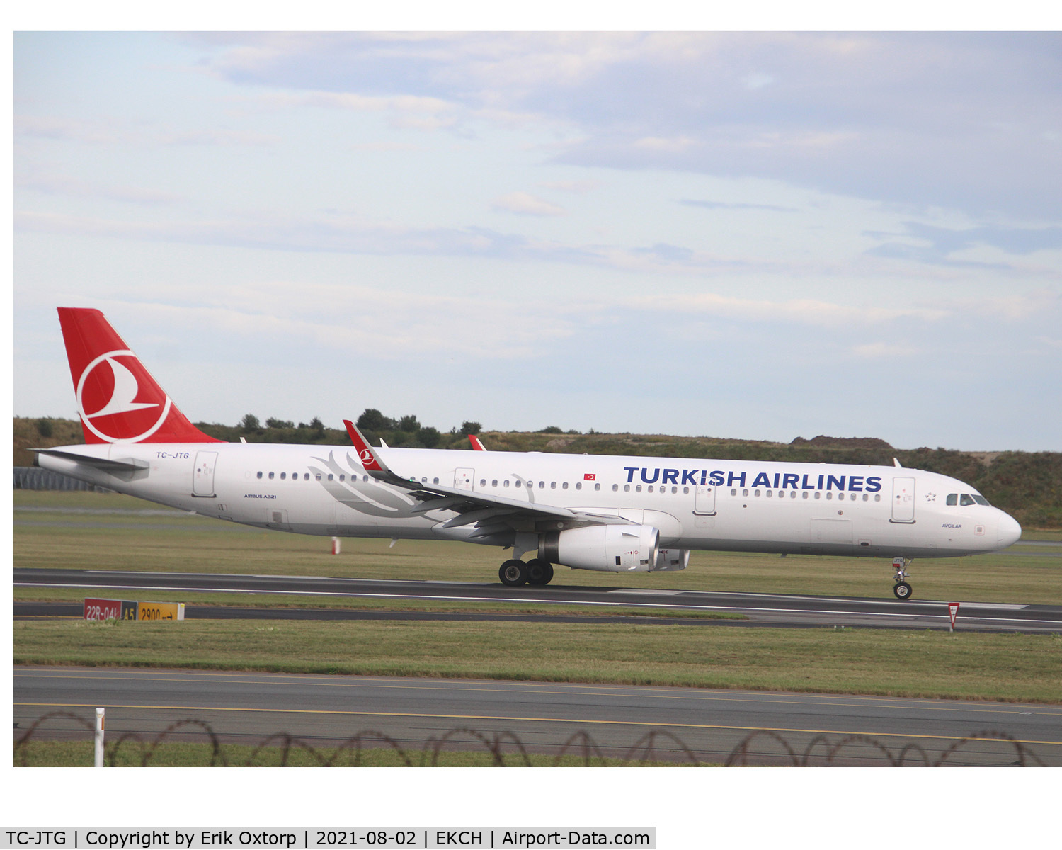 TC-JTG, 2016 Airbus A321-231 C/N 6990, TC-JTG taking off rw 22R