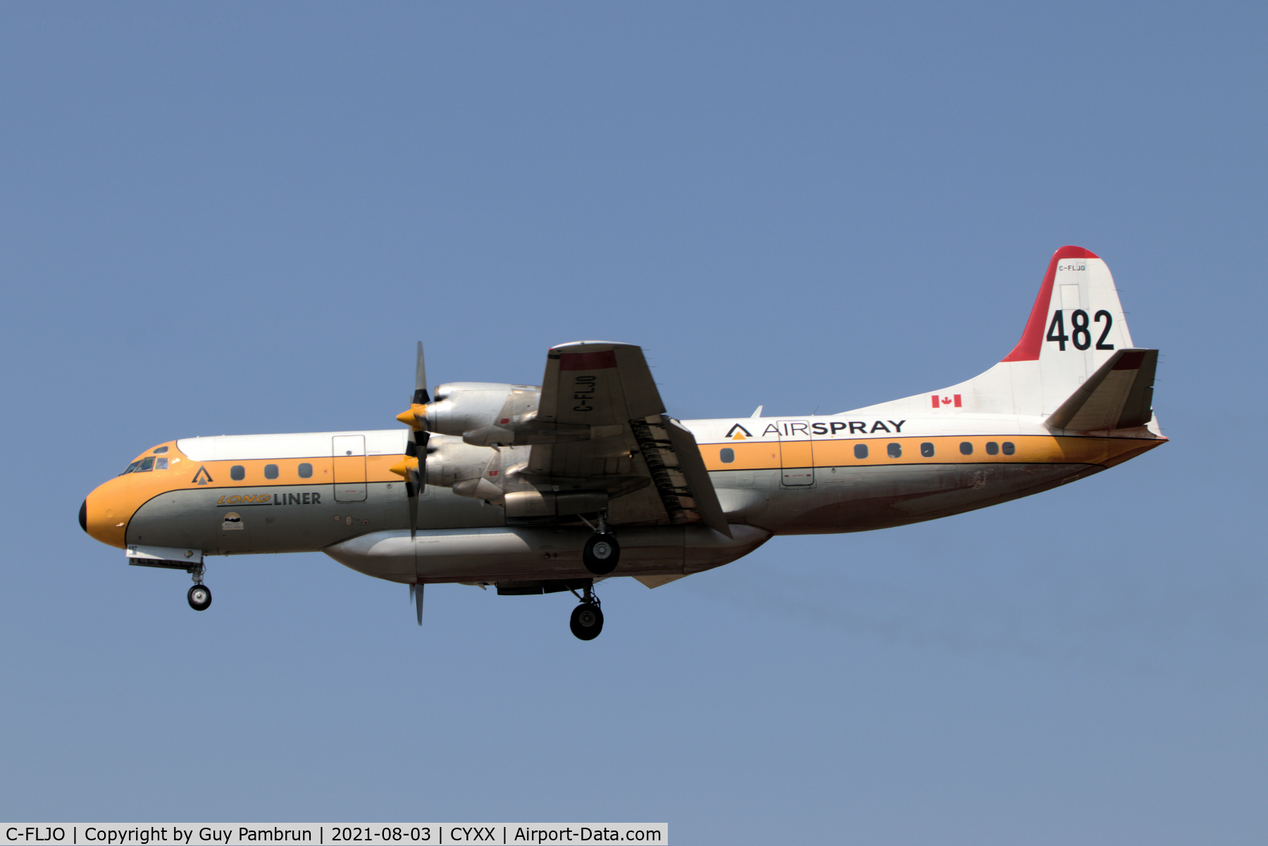 C-FLJO, Lockheed L-188C Electra C/N 1103, Landing on 25