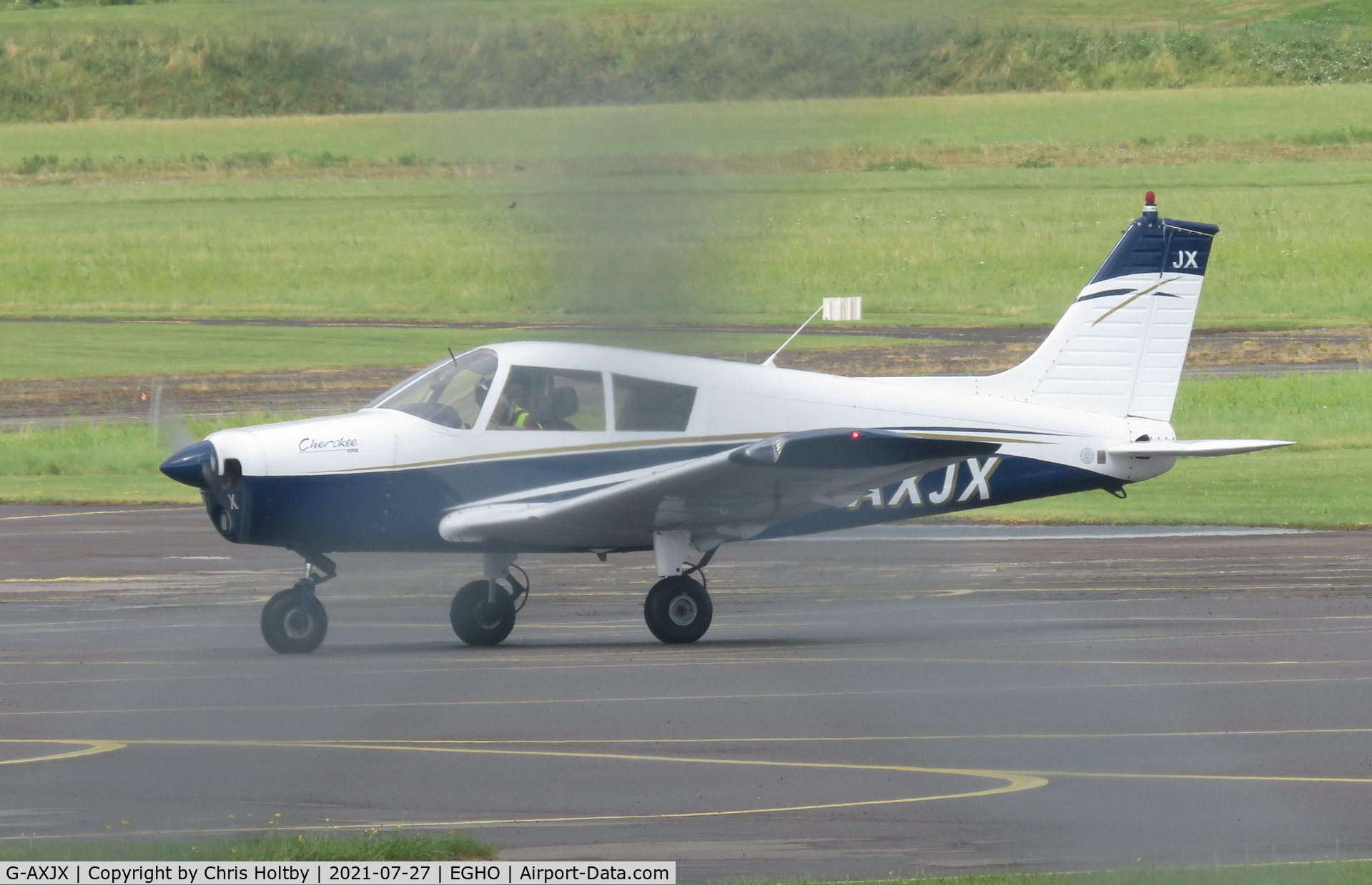 G-AXJX, 1969 Piper PA-28-140 Cherokee C/N 28-25990, At Thruxton Airfield just landed