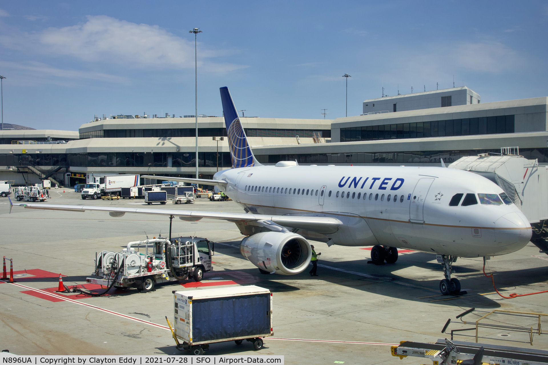 N896UA, 2007 Airbus A319-132 C/N 3144, SFO 2021.