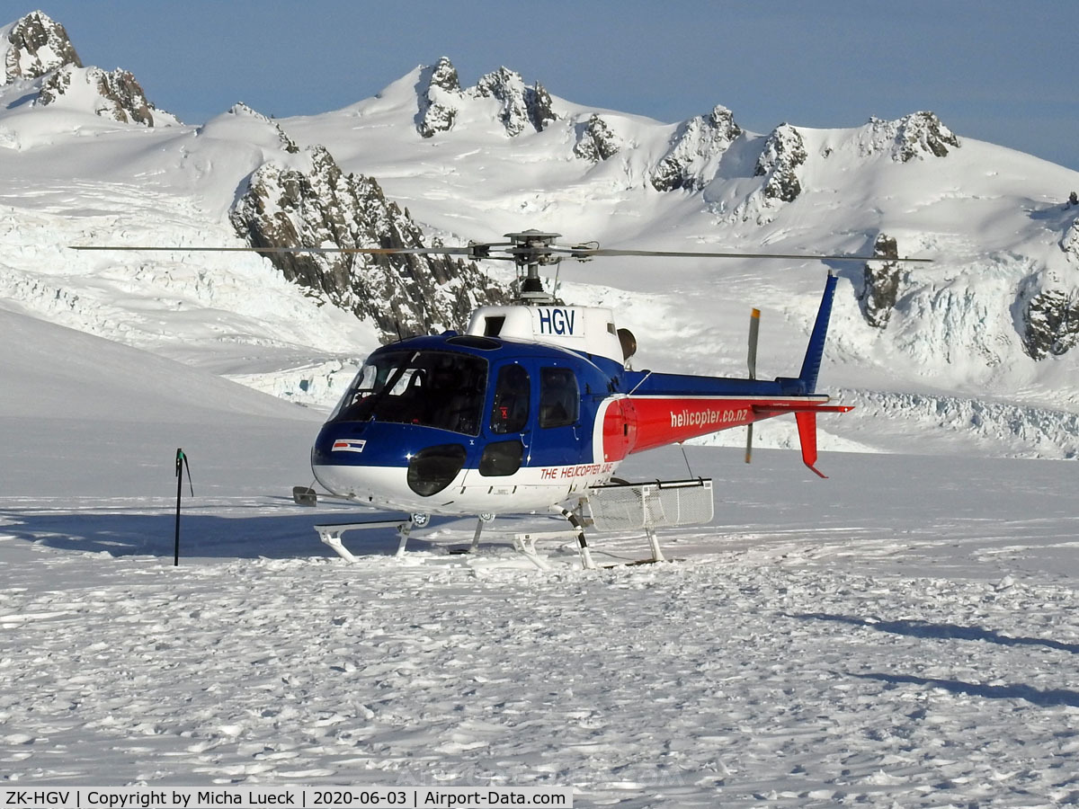 ZK-HGV, 2005 Eurocopter AS-350B-2 Ecureuil Ecureuil C/N 3944, On Franz Josef Glacier, New Zealand