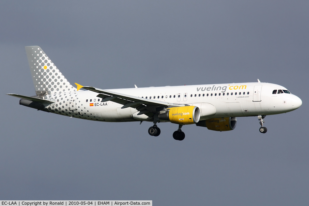 EC-LAA, 2006 Airbus A320-214 C/N 2678, at spl