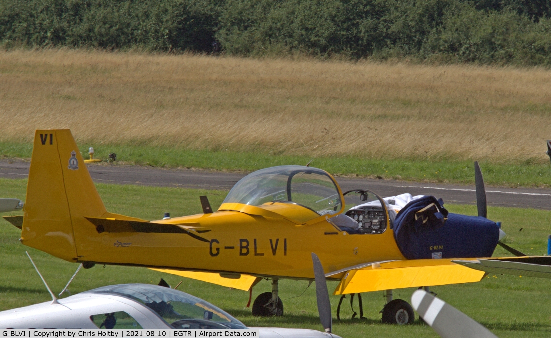 G-BLVI, 1986 Slingsby T-67M Firefly Mk2 C/N 2017, Parked and being maintained at Elstree